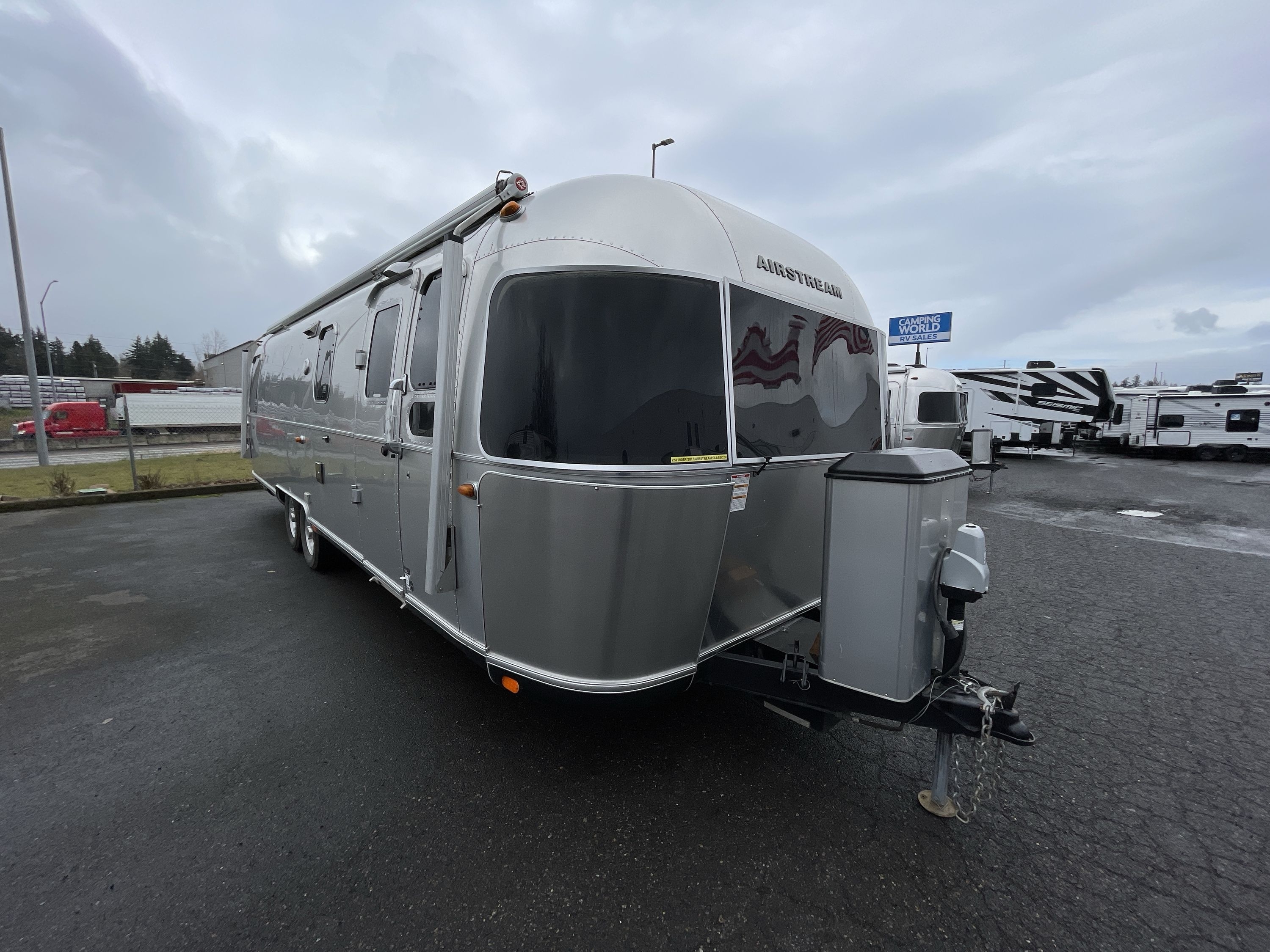 2017 Airstream CLASSIC 30 in wood village OR