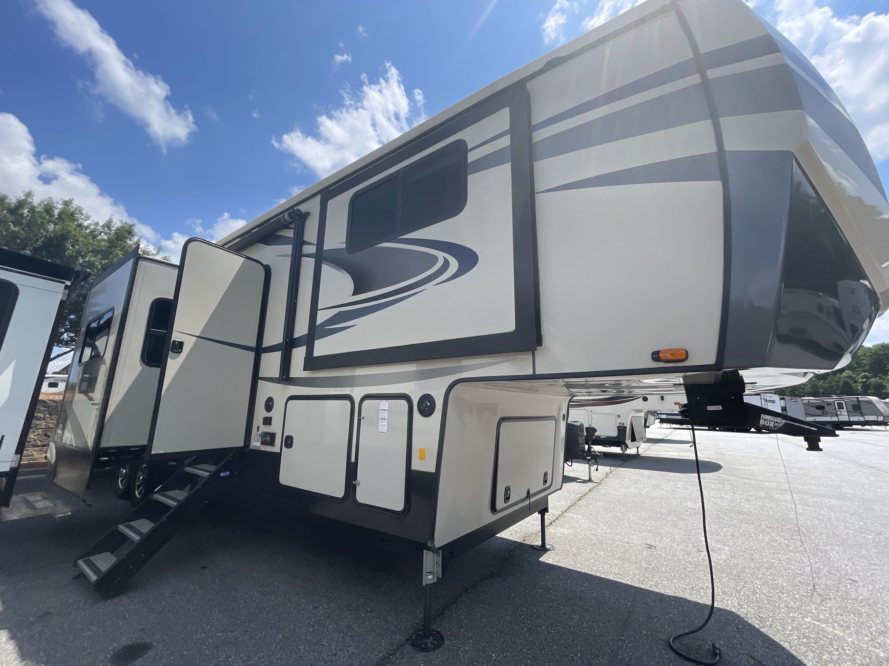 2021 Forest River SANDPIPER 38FKOK in buford GA
