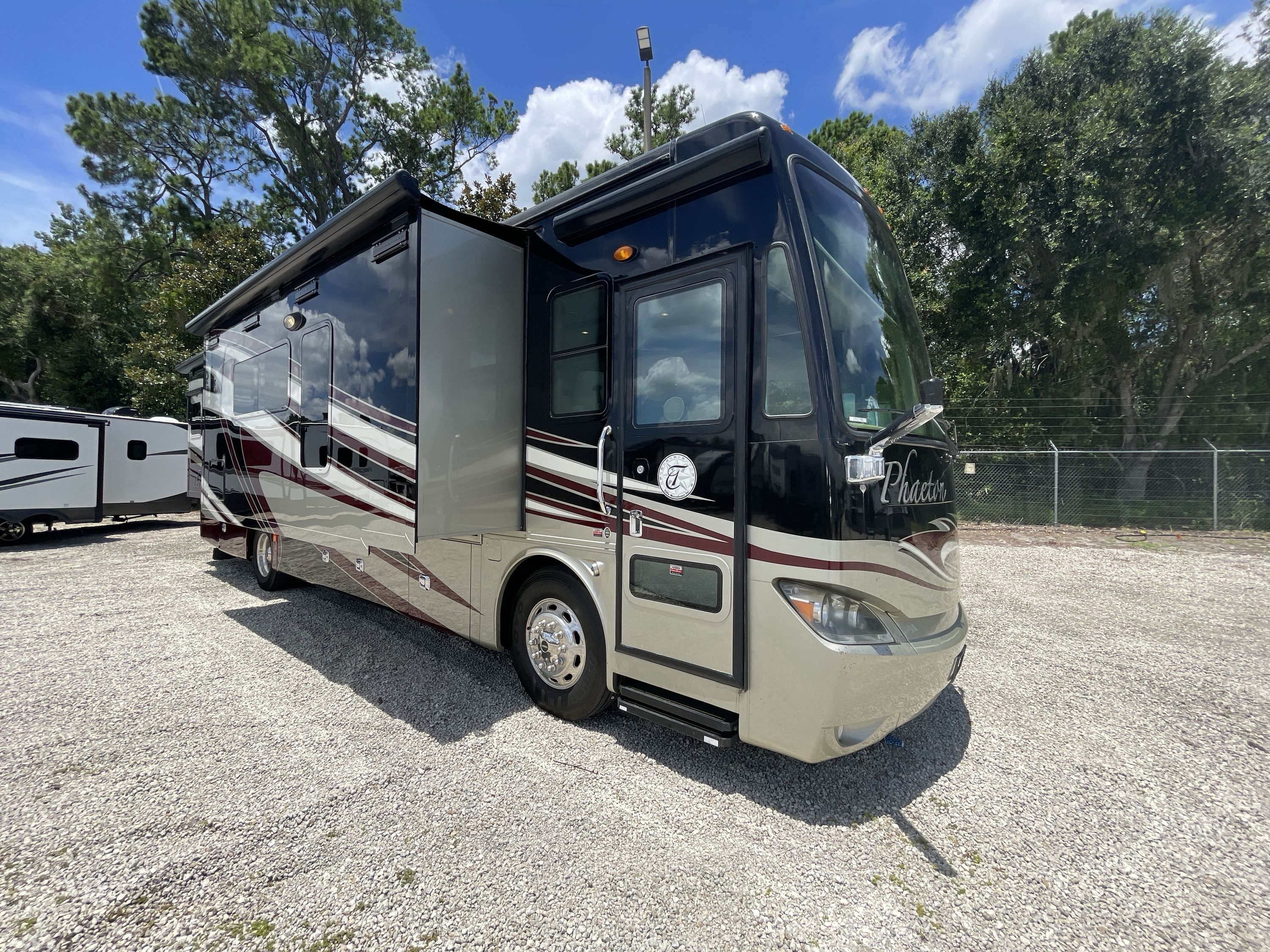 2014 Tiffin PHAETON 36GH in st. augustine FL