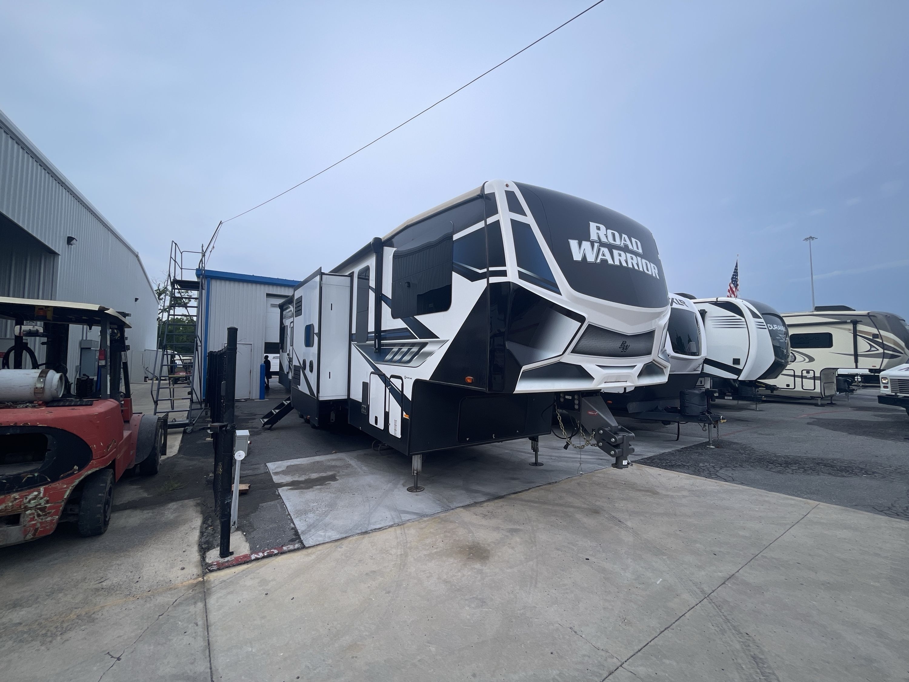 2023 Heartland ROAD WARRIOR 397RW Fifth Wheel Toy Hauler RV