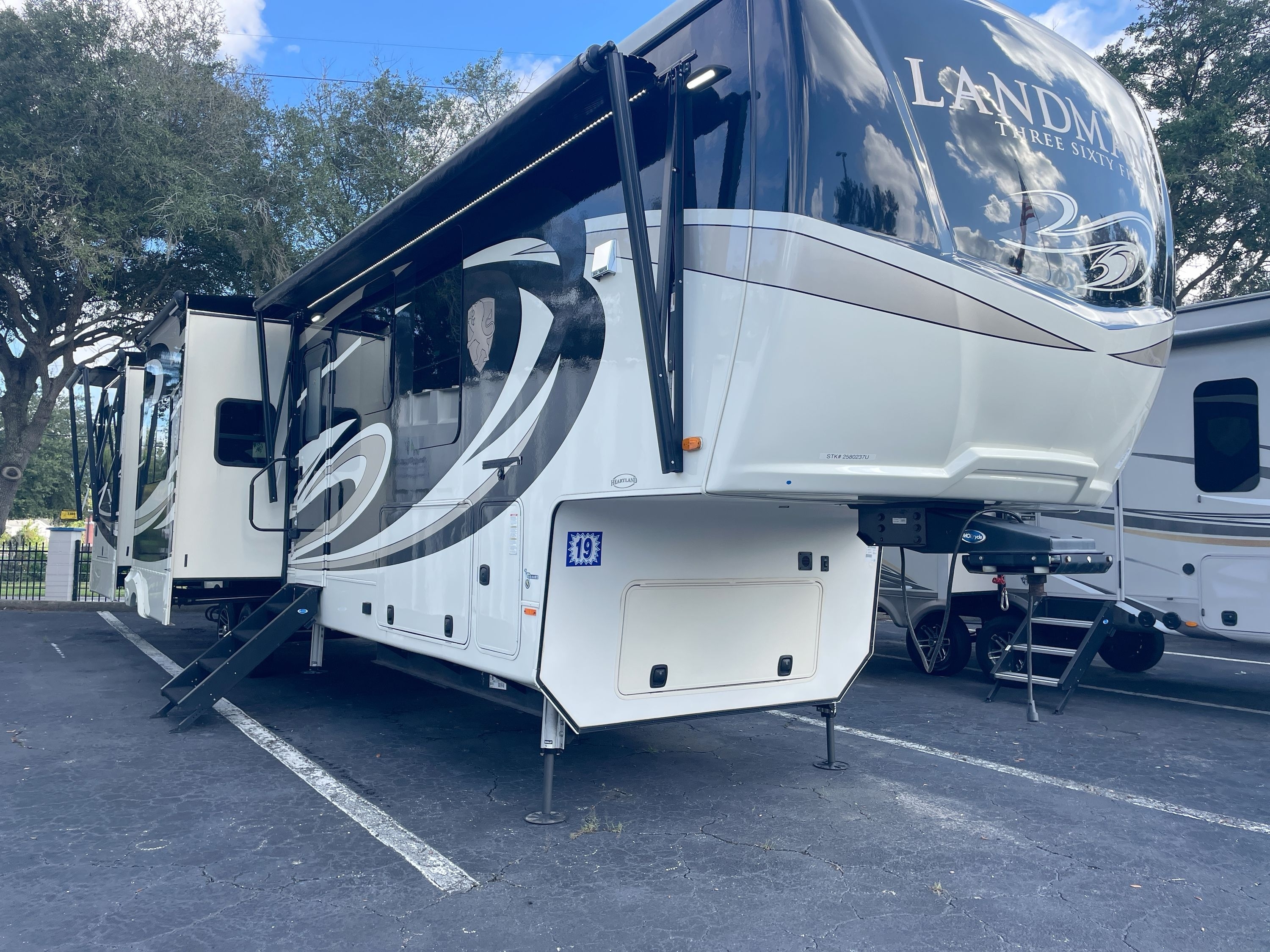 2019 Heartland LANDMARK CONCORD in dover FL