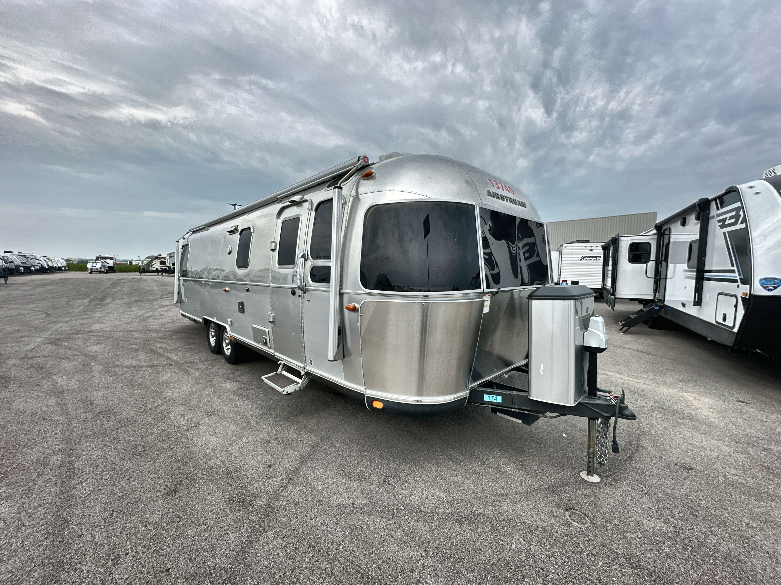 2016 Airstream CLASSIC 30 in scott city MO