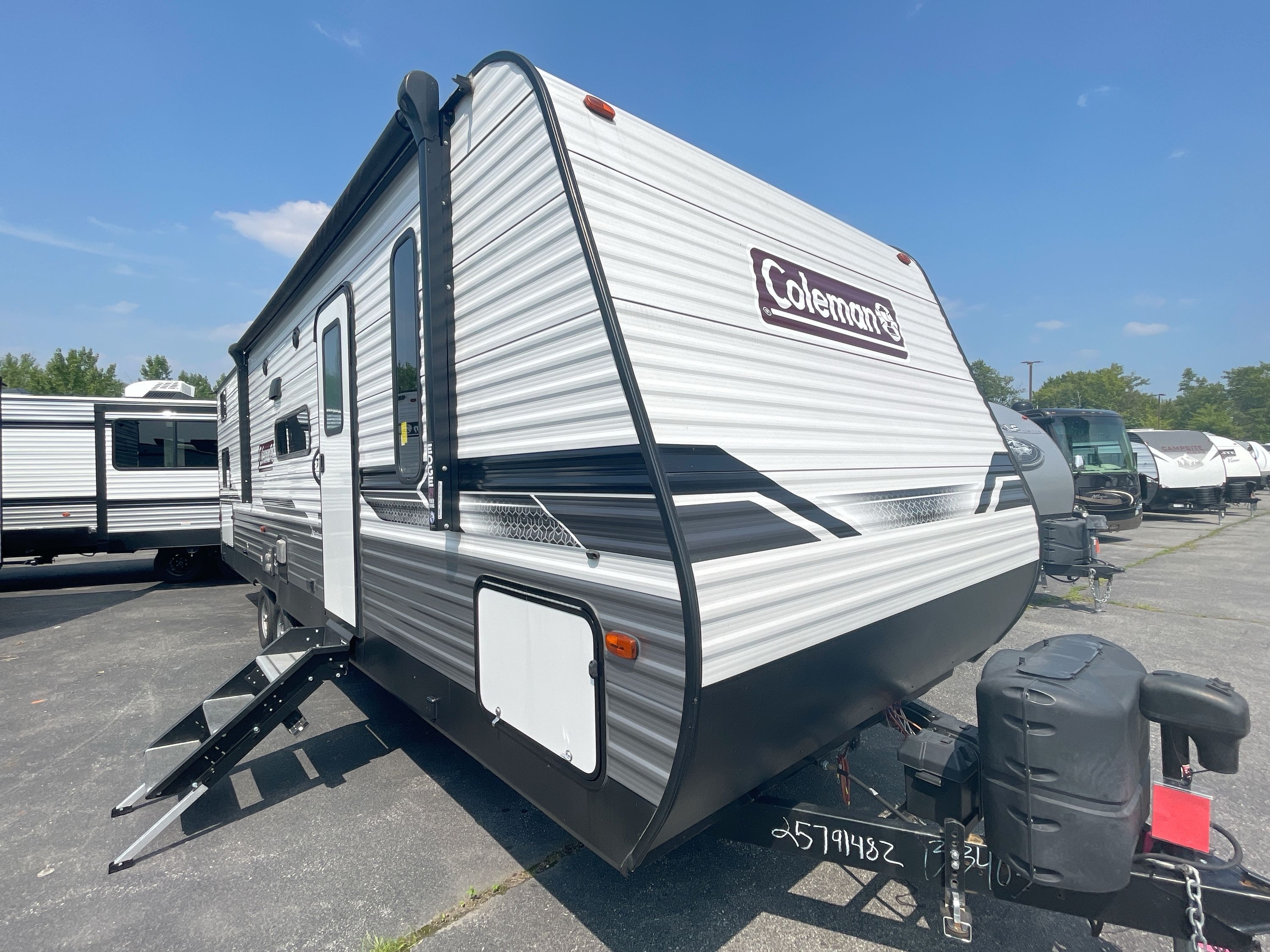 2022 Coleman COLEMAN LANTERN 295QB 295QBWE in hamburg NY