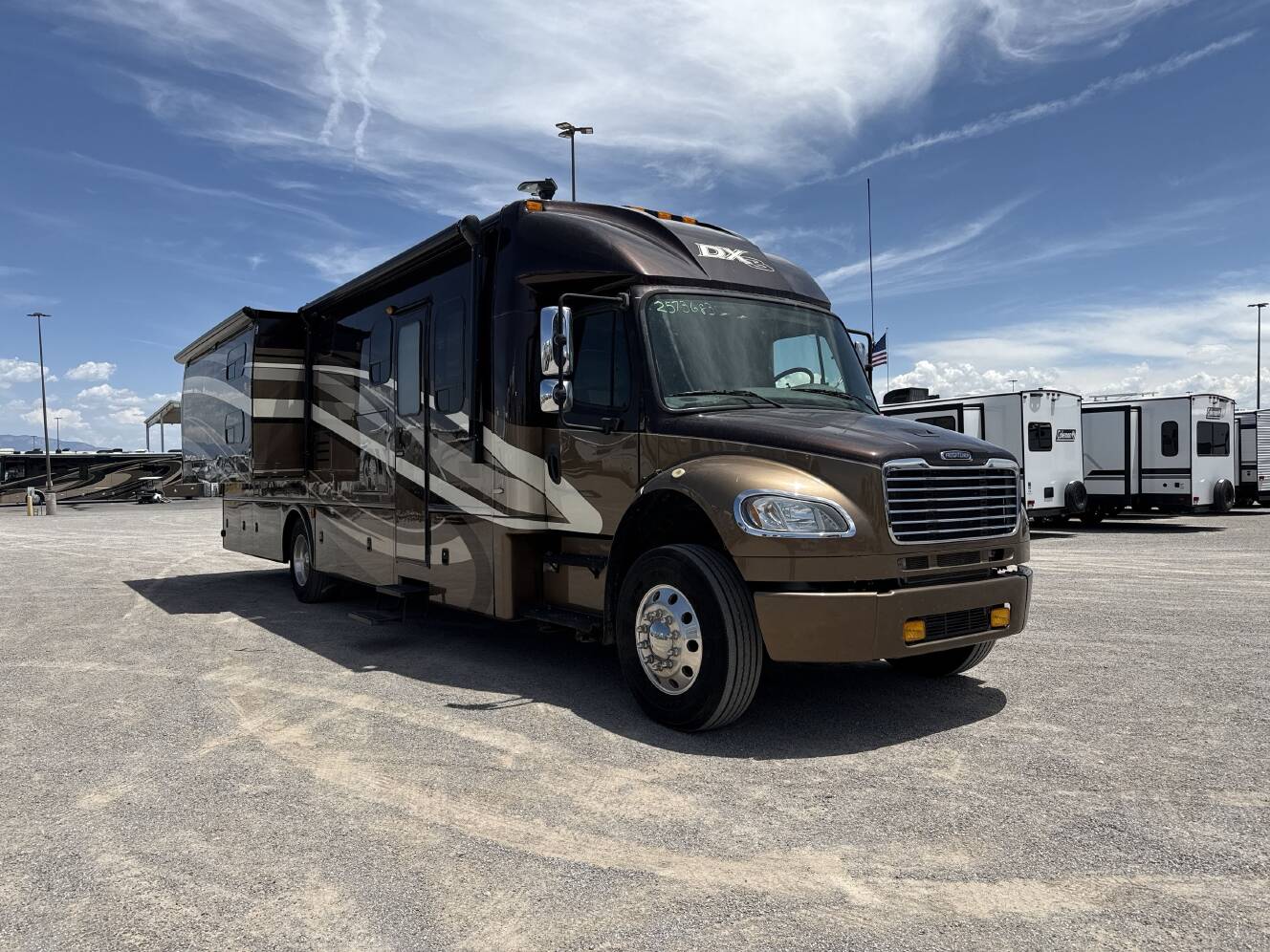 A photo of this 2013 Dynamax DX3 37BHHD
