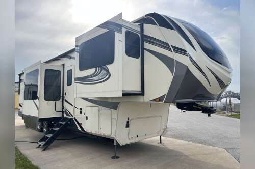 2019 Grand Design SOLITUDE 380FL in columbia MO