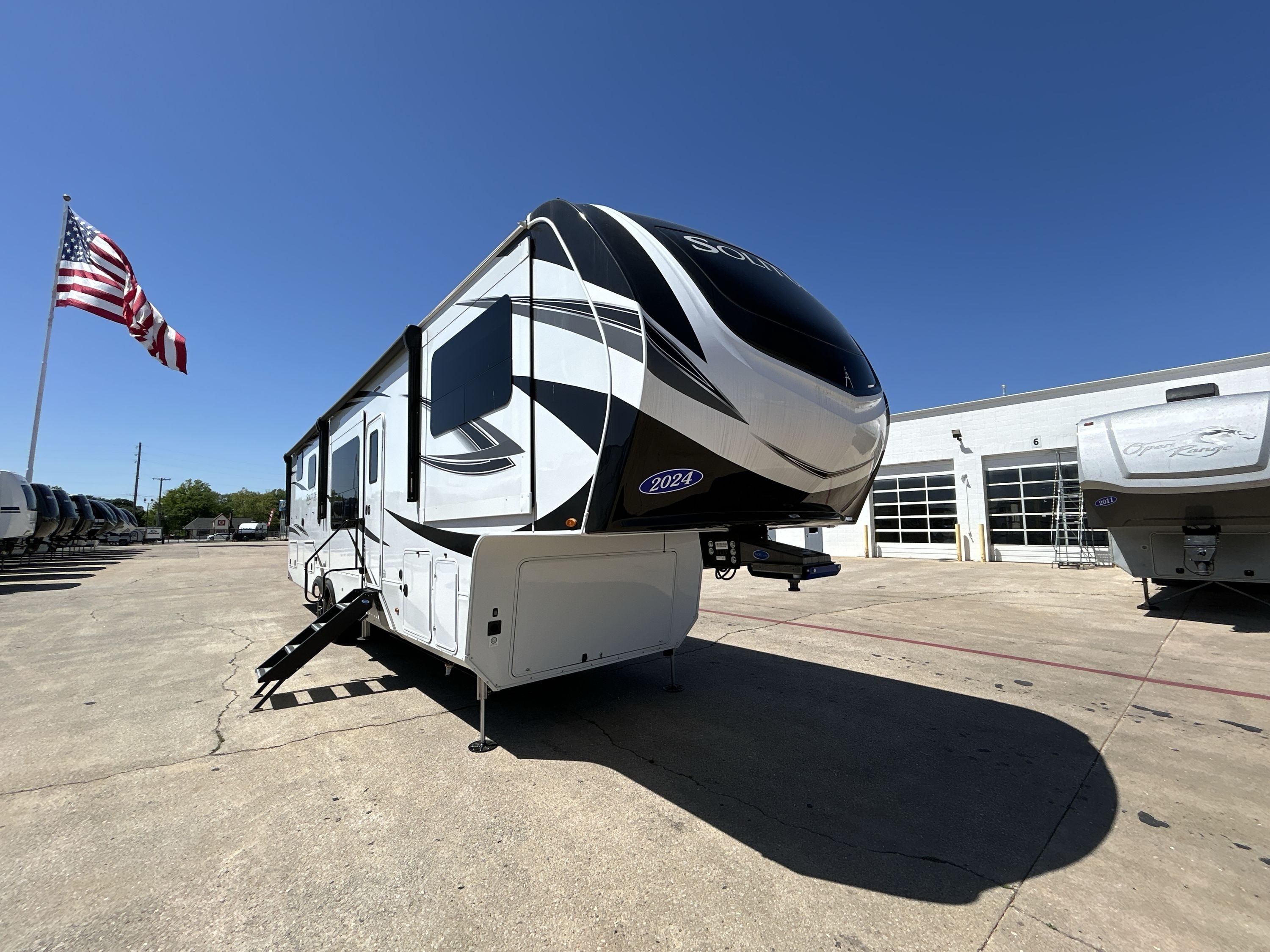 2024 Grand Design SOLITUDE 380FL in springfield MO