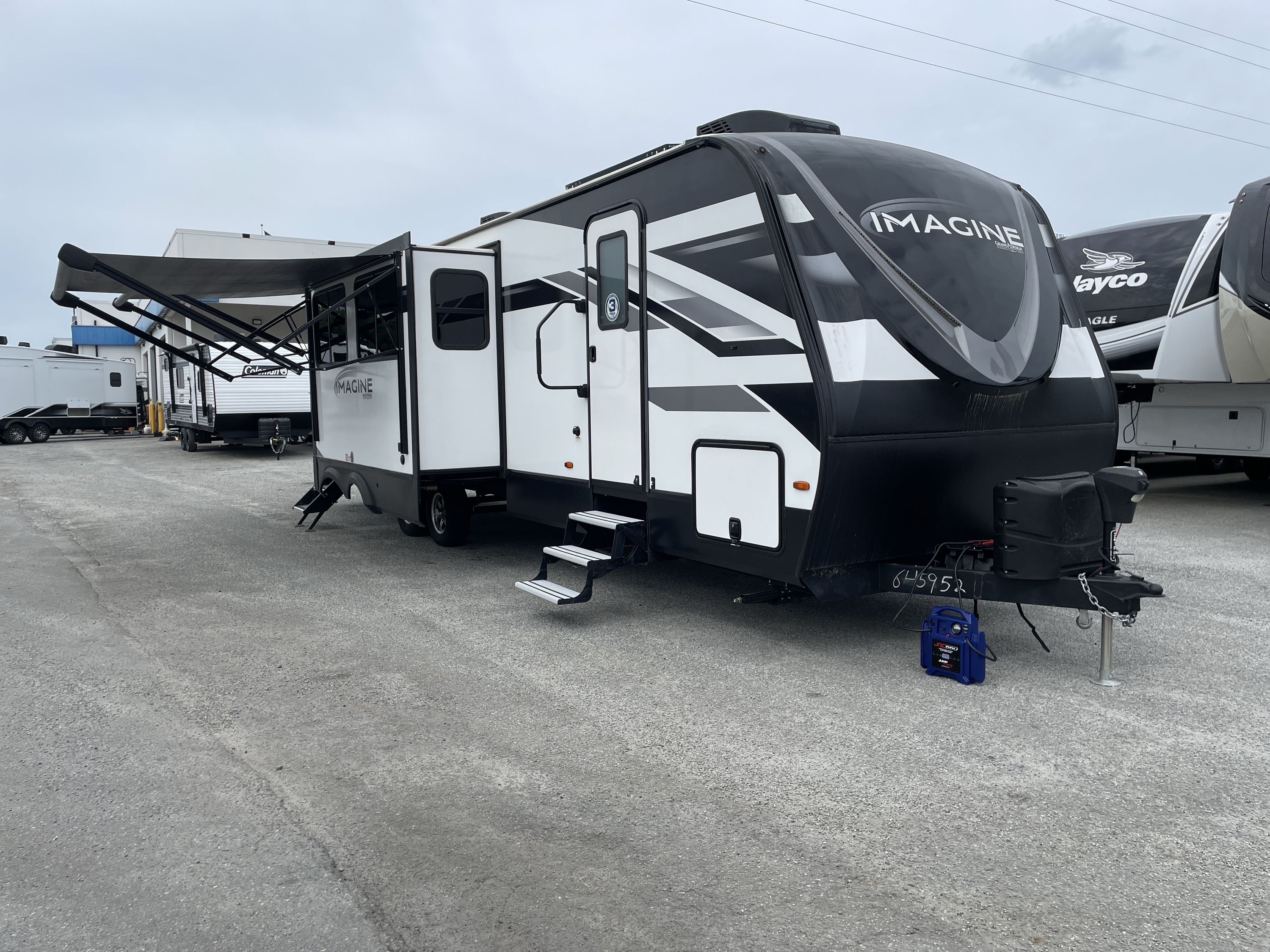 2023 Grand Design IMAGINE 3210BH in byron GA