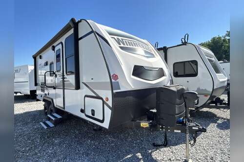 2021 Winnebago MICRO MINNIE 2108DS in lowell AR