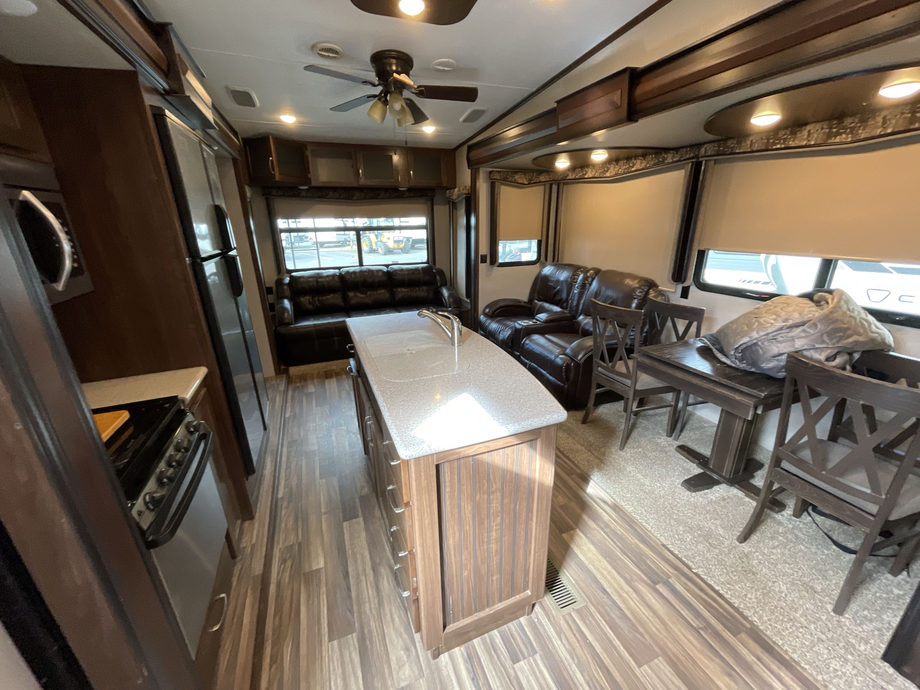 2017 Keystone MONTANA HIGH COUNTRY 305RL in lakewood NJ