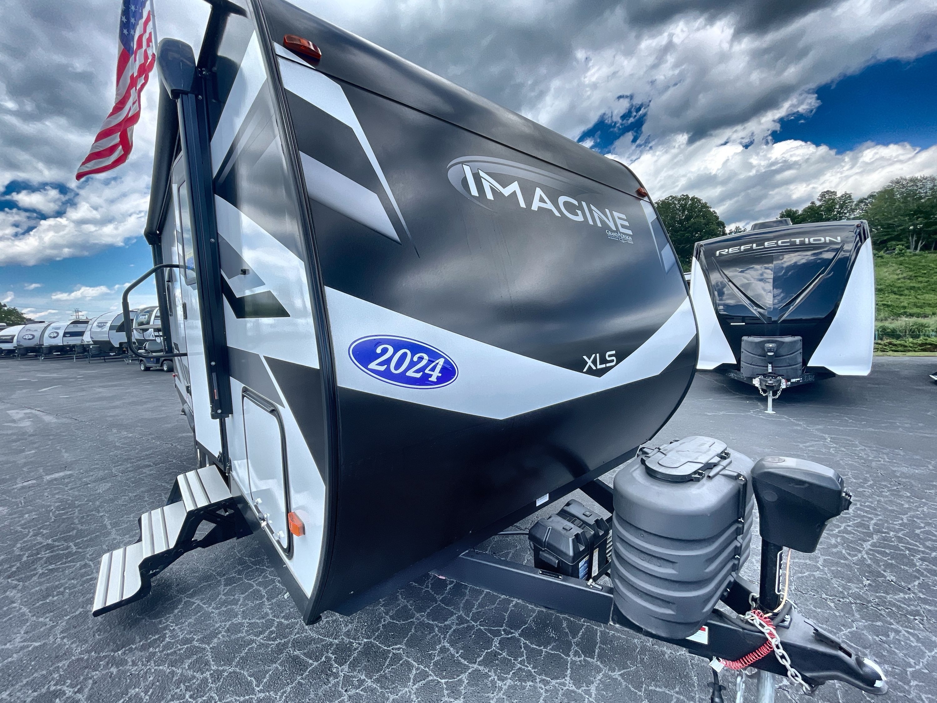 2024 Grand Design IMAGINE XLS 17MKE in hendersonville NC