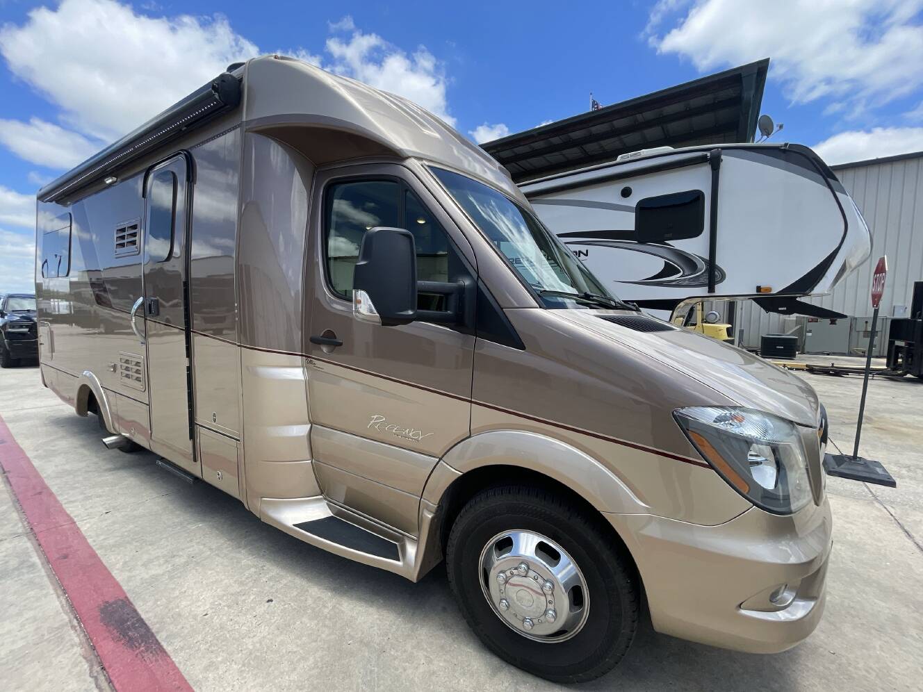 A photo of this 2020 Regency ULTRA BROUGHAM 25TB