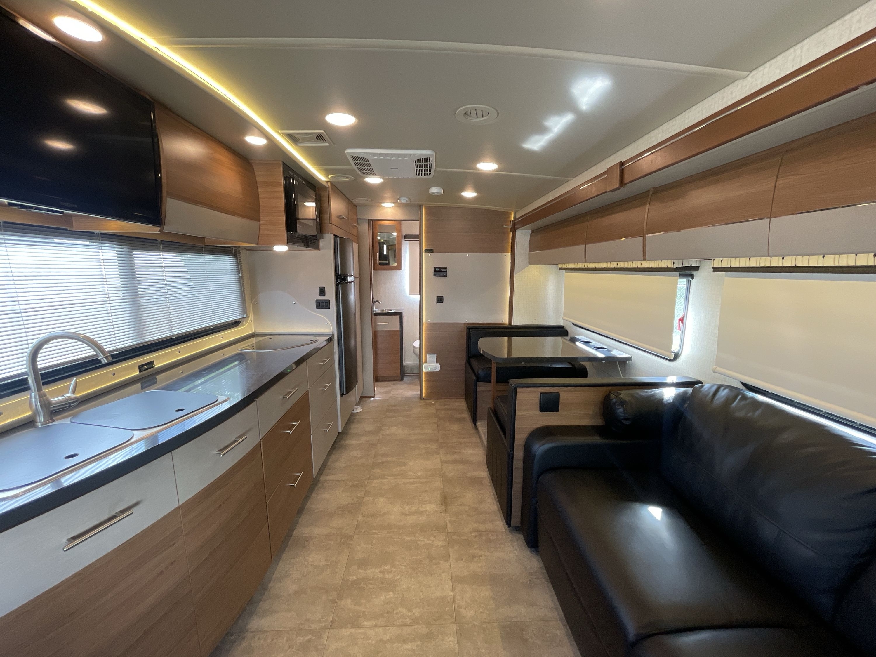 2016 Winnebago NAVION 24M in new braunfels TX