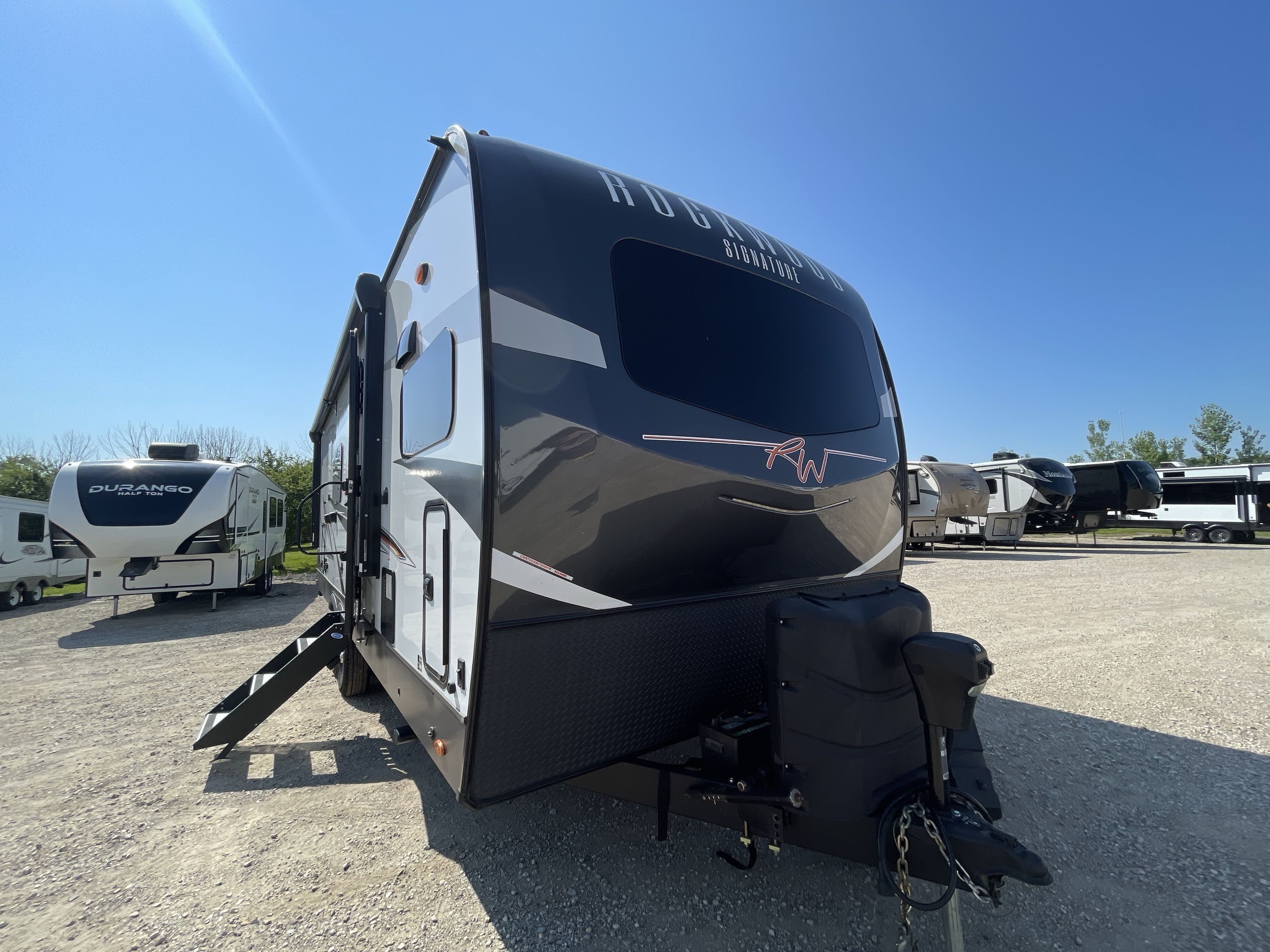 2022 Forest River ROCKWOOD SIGNATURE ULTRA LITE 8263MBR RV