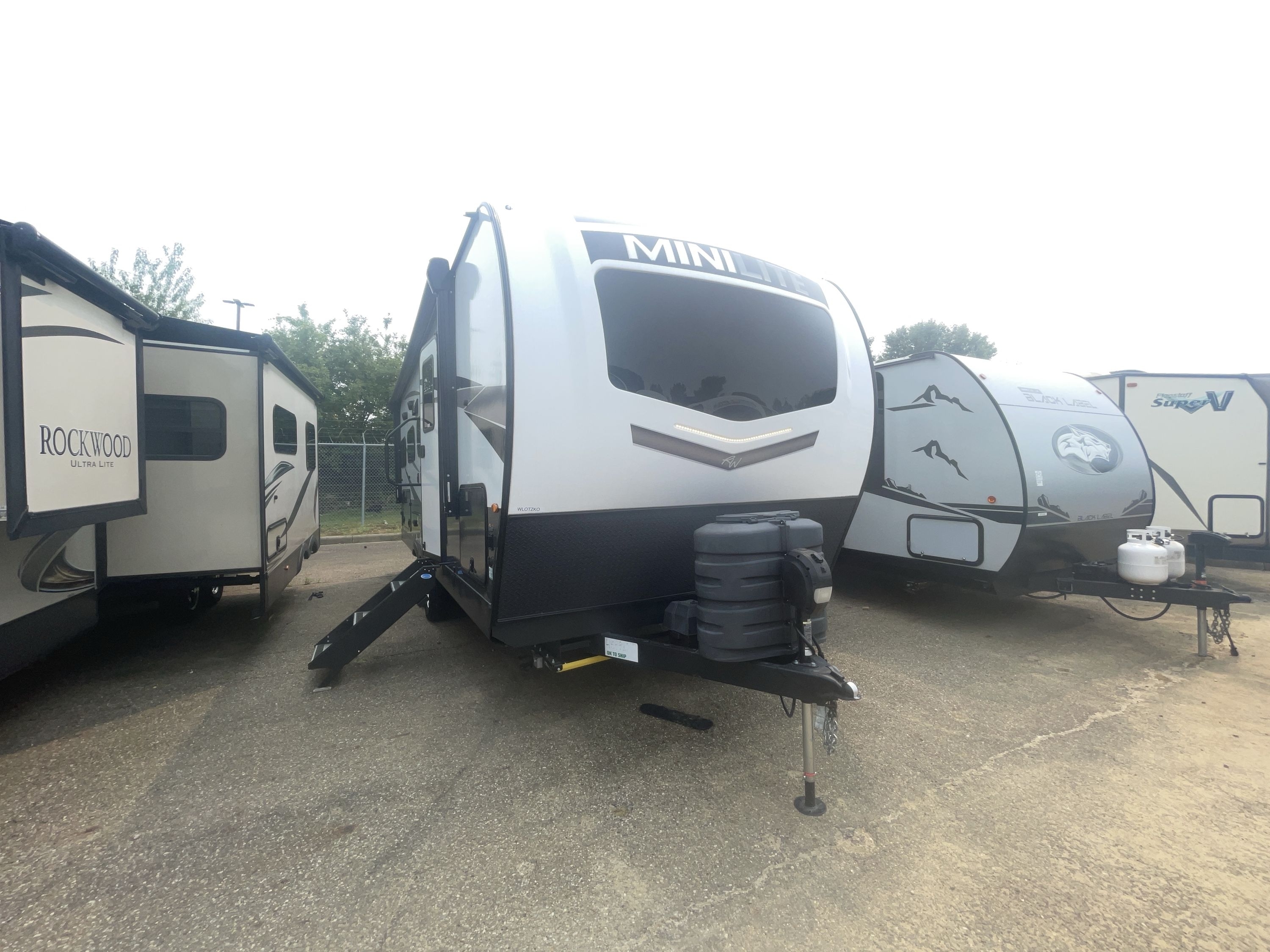 2024 Forest River ROCKWOOD MINI LITE 2517S in akron OH