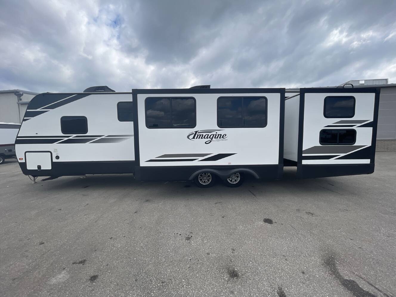 A photo of this 2021 Grand Design IMAGINE 3250BH