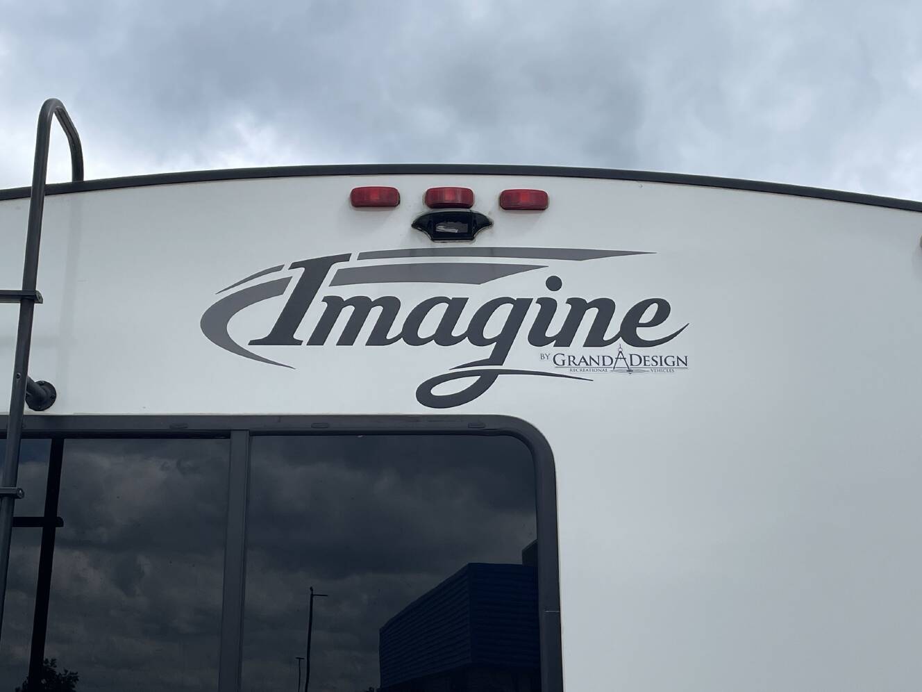 A photo of this 2021 Grand Design IMAGINE 3250BH