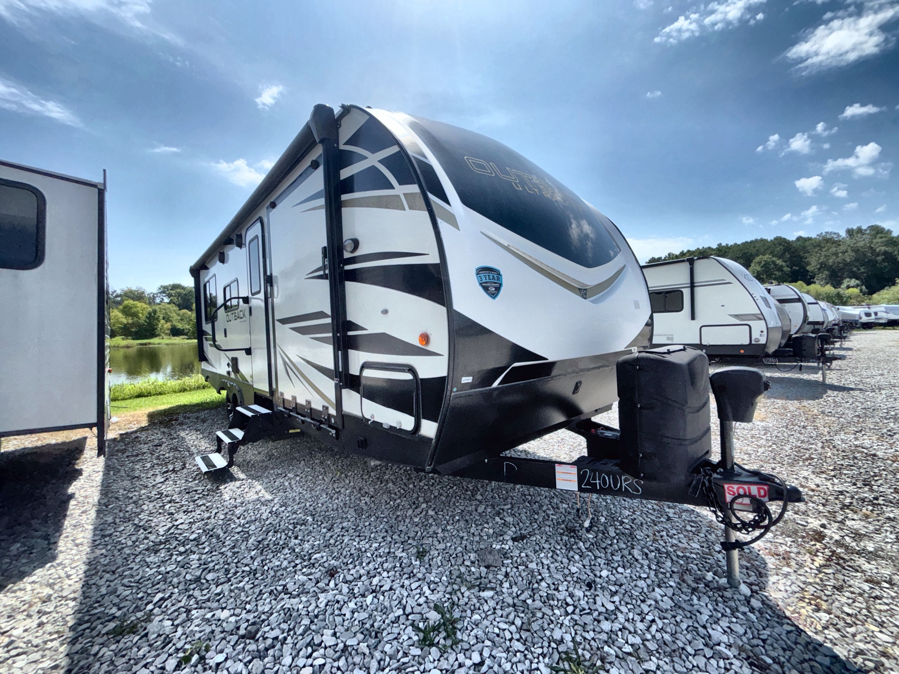 2021 Keystone OUTBACK ULTRA-LITE 240URS Travel Trailer Toy Hauler RV
