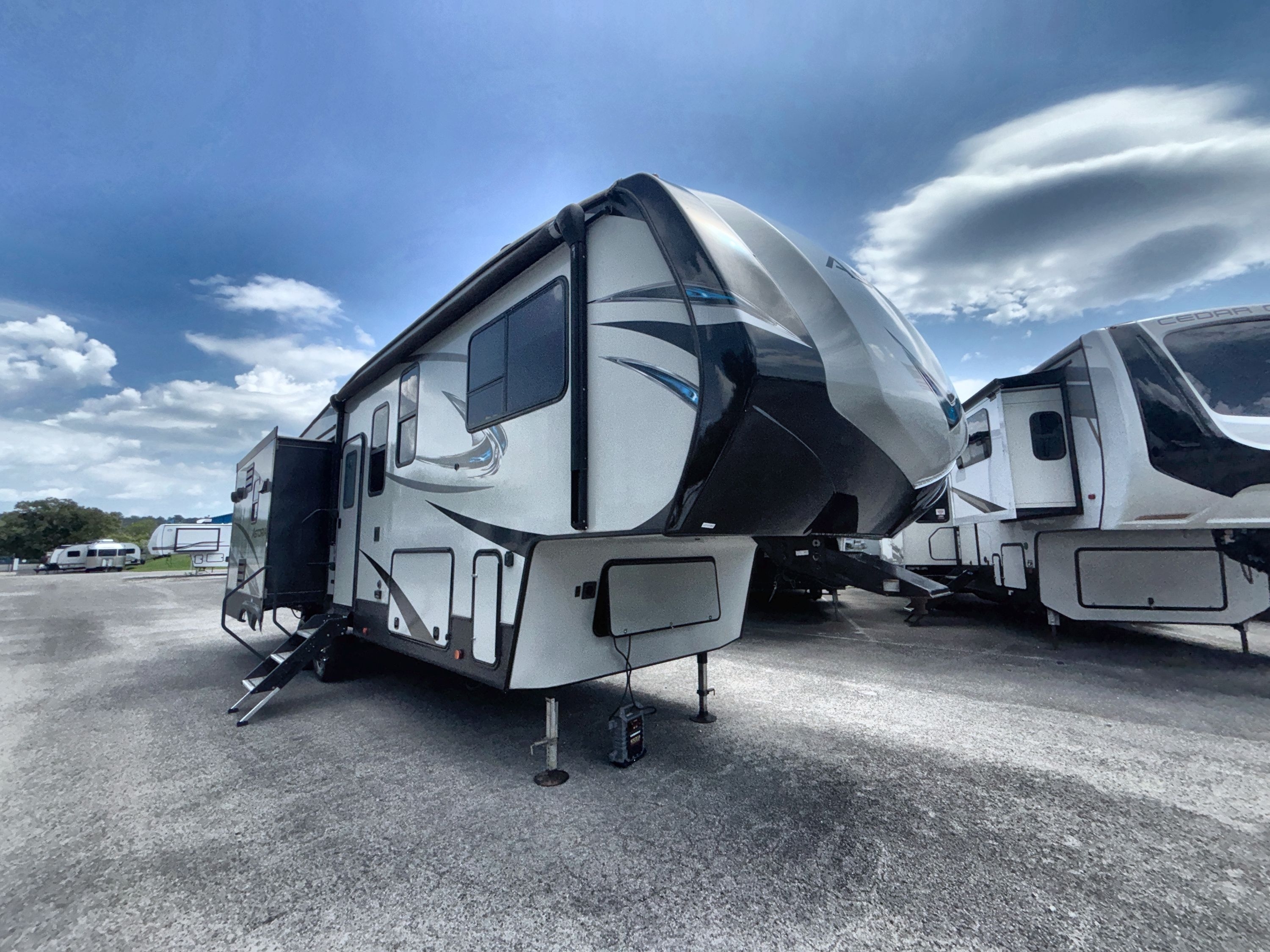 2019 Dutchmen ASTORIA 2953RLF RV