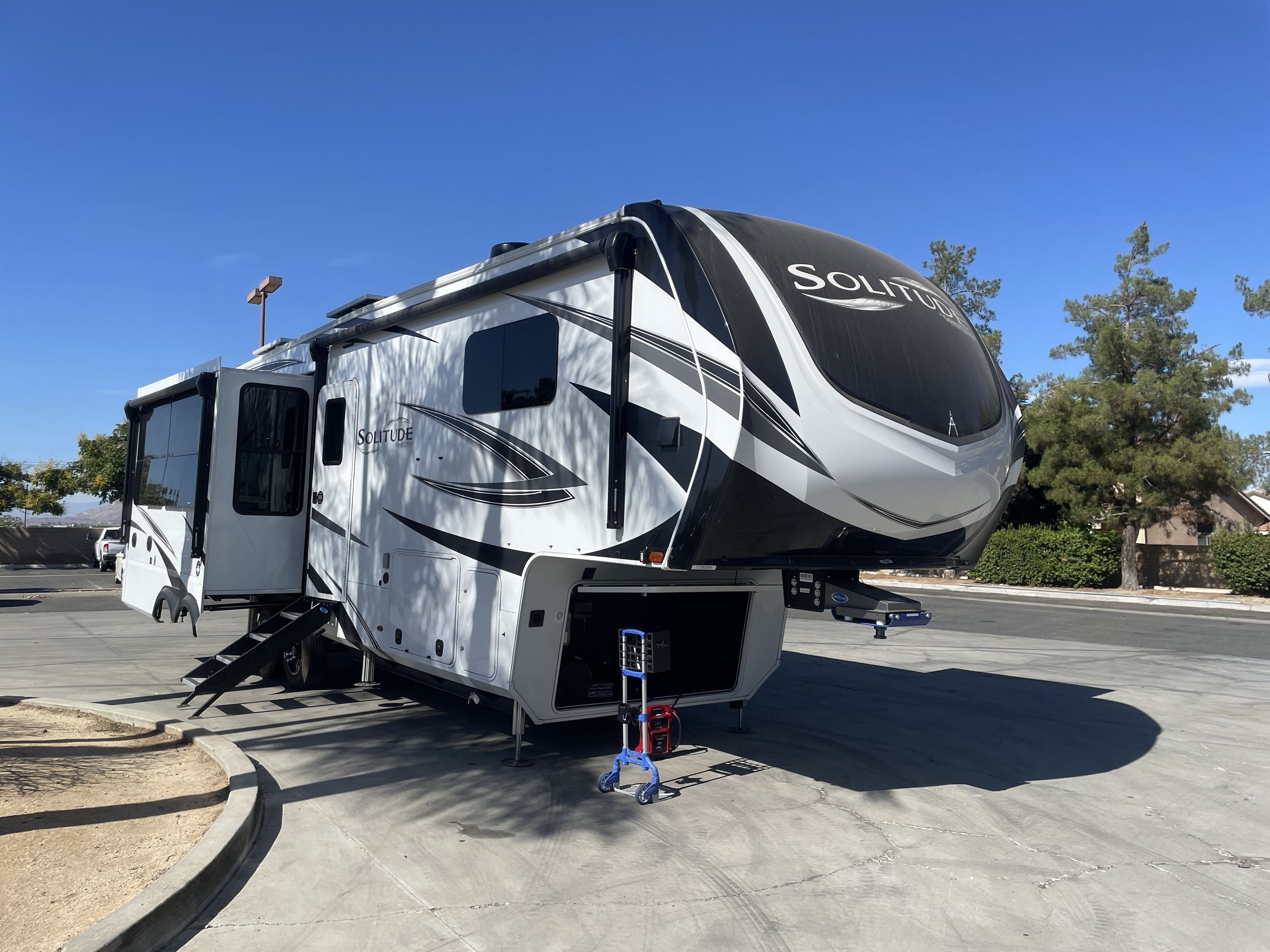 2025 Grand Design SOLITUDE 310GK RV