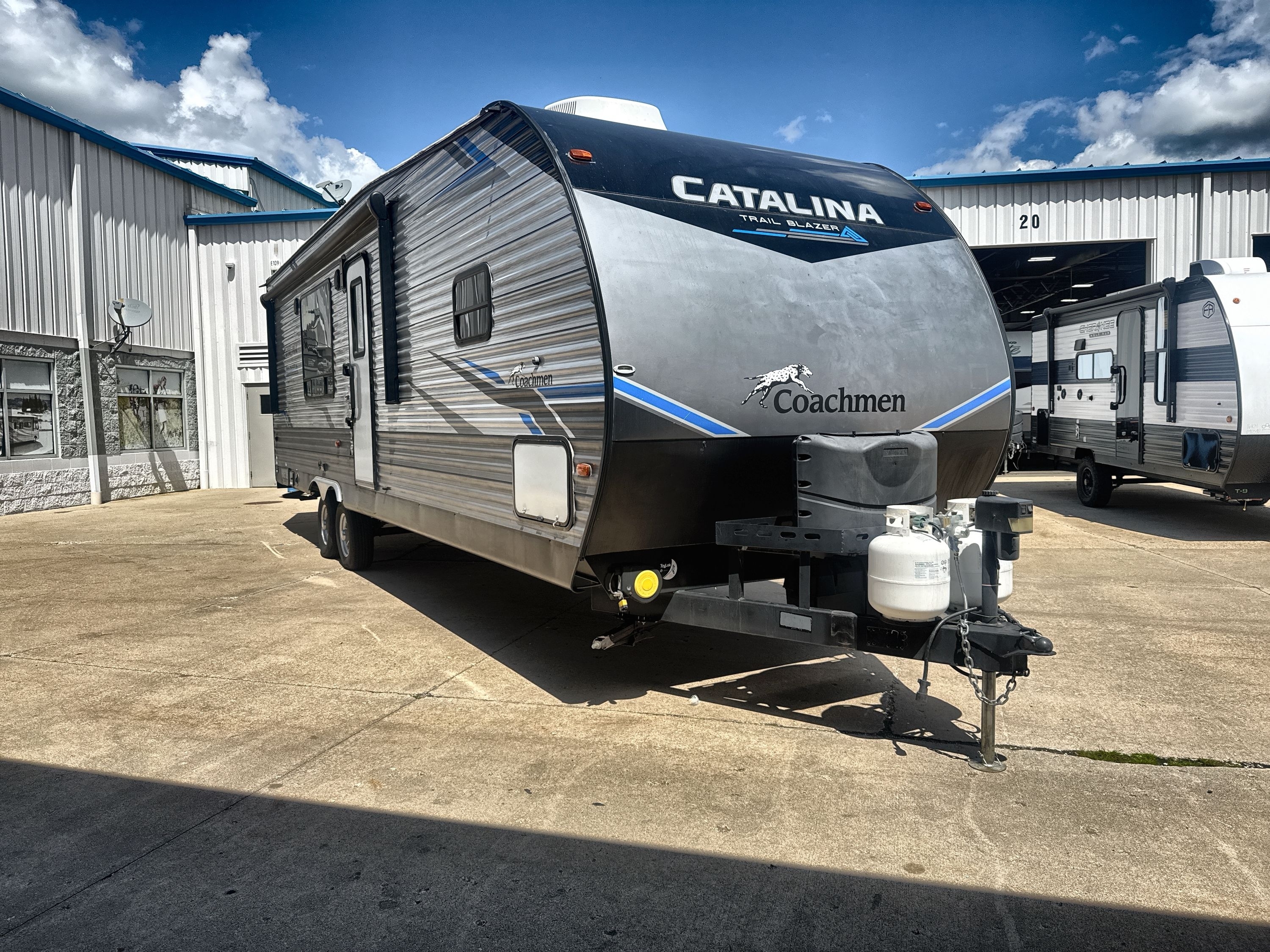 2021 Coachmen CATALINA TRAILBLAZER 29THS Travel Trailer Toy Hauler RV
