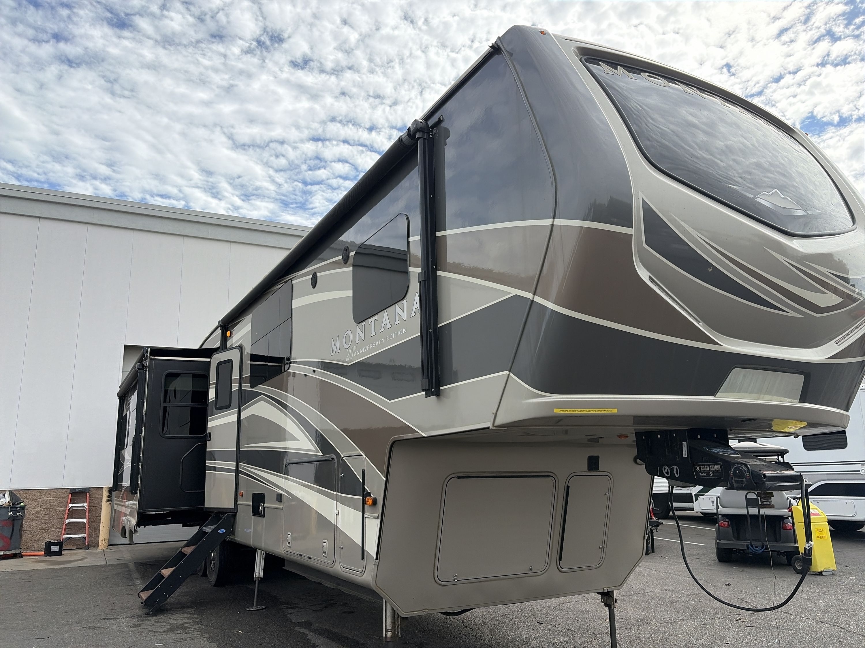 2019 Keystone MONTANA 20TH ANNIVERSARY 3811MS RV