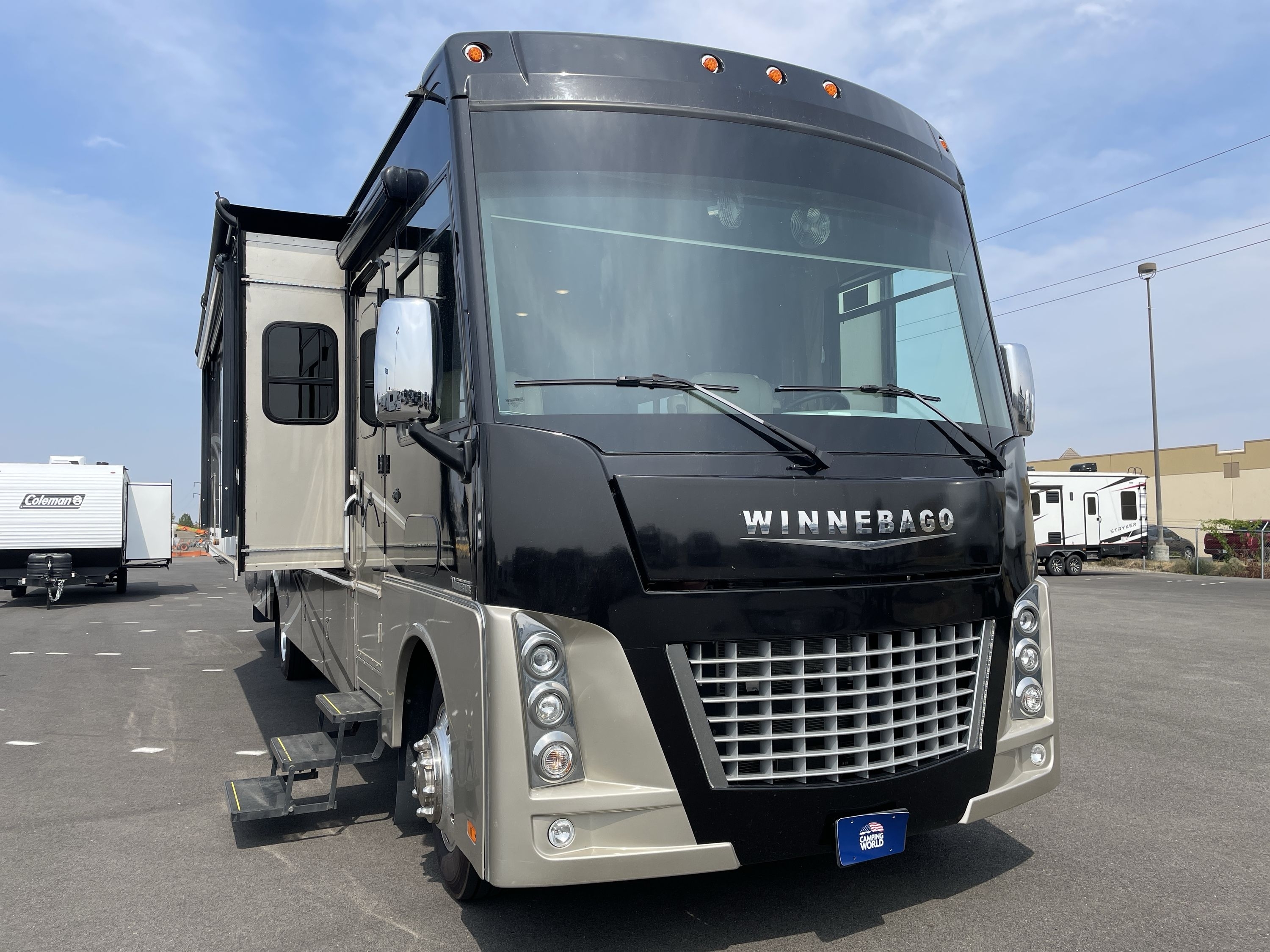 2016 Winnebago ADVENTURER 38Q RV
