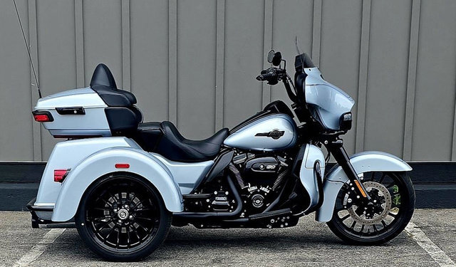 2025 Harley-Davidson Tri Glide Ultra FLHTCUTG ULTRA CLASSIC in Clarksville, TN