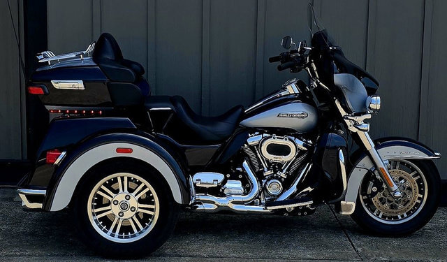 2020 Harley-Davidson Tri Glide Ultra FLHTCUTG ULTRA CLASSIC in Clarksville, TN