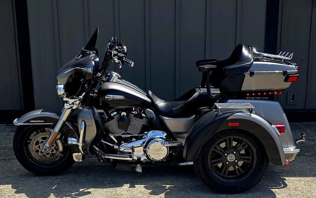 2017 Harley-Davidson Tri Glide Ultra Classic FLHTCUTG ULTRA CLASSIC in Clarksville, TN