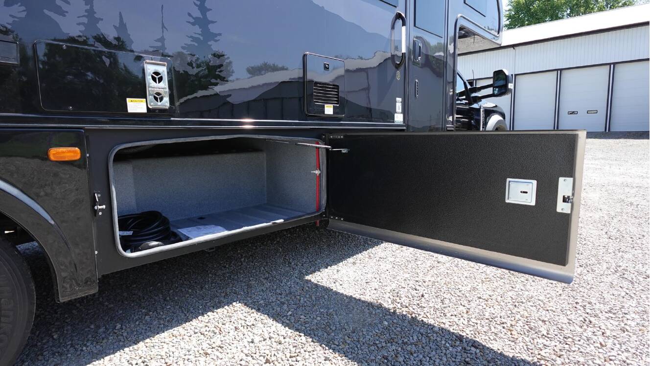 A photo of this 2027 Dynamax ISATA 6 30FW