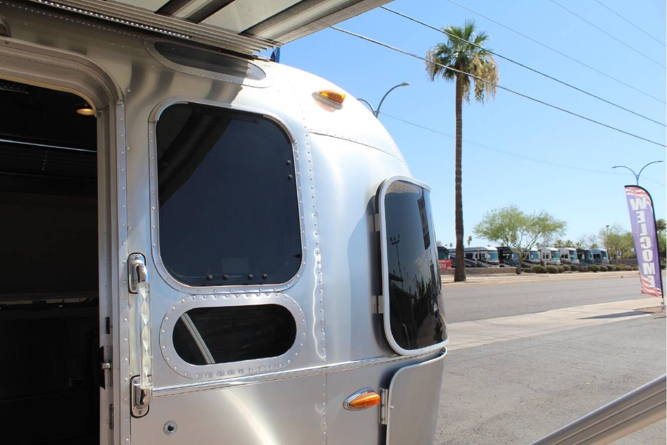 A photo of this 2017 Airstream CLASSIC 30RB