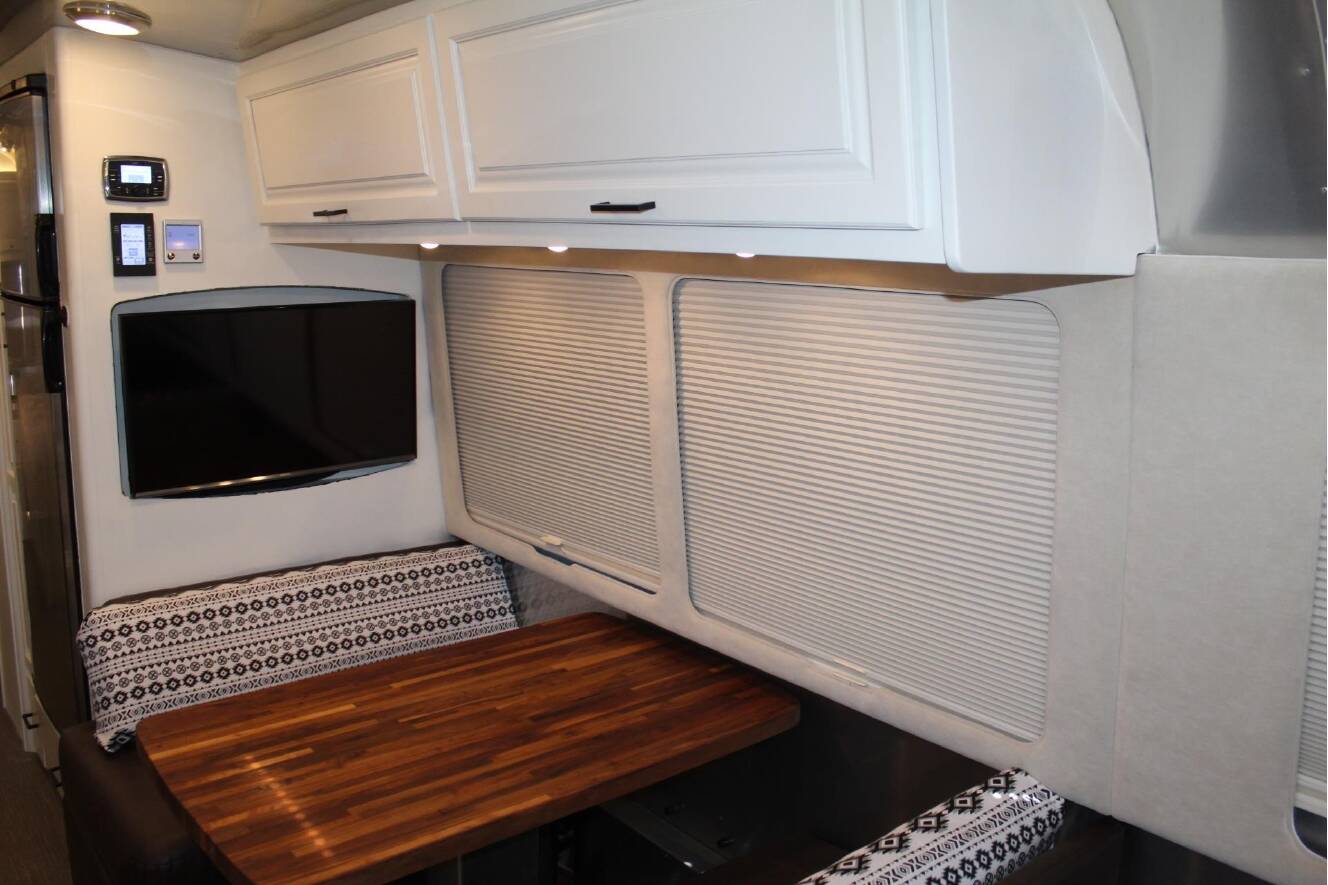 A photo of this 2017 Airstream CLASSIC 30RB