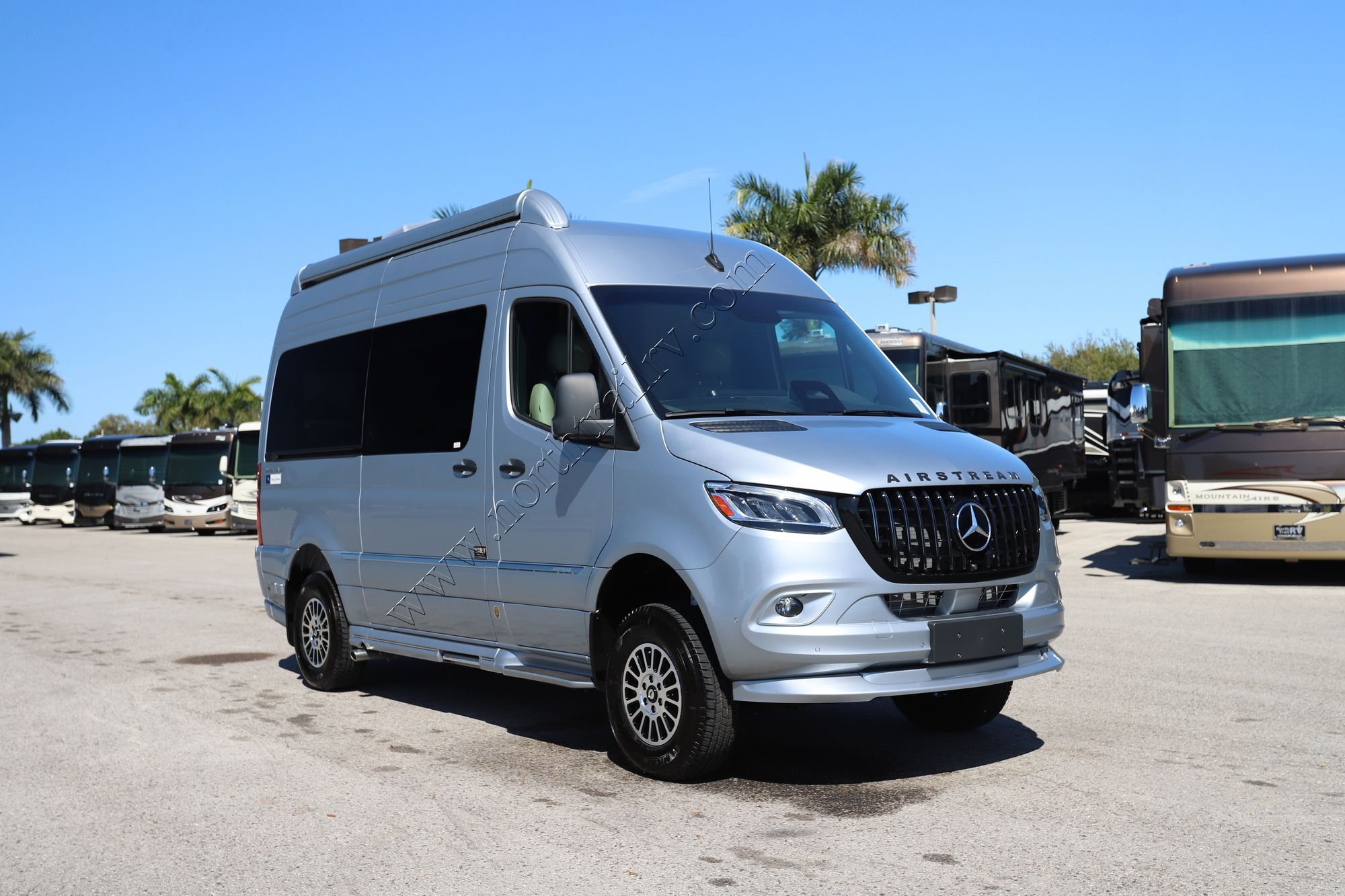 2026 Airstream Interstate 19 AP Tommy Bahama 19 TOMMY BAHAMA EDITION in ft. myers FL