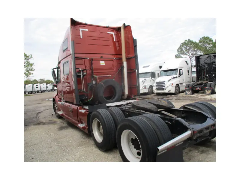 2020 VOLVO VNL64T860