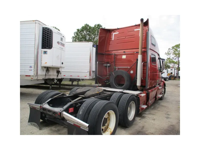 2020 VOLVO VNL64T860
