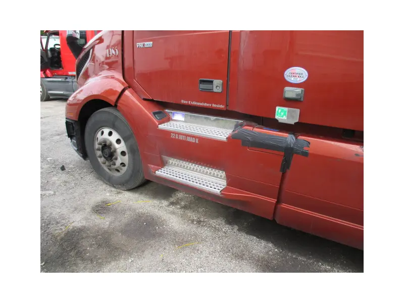 2020 VOLVO VNL64T860