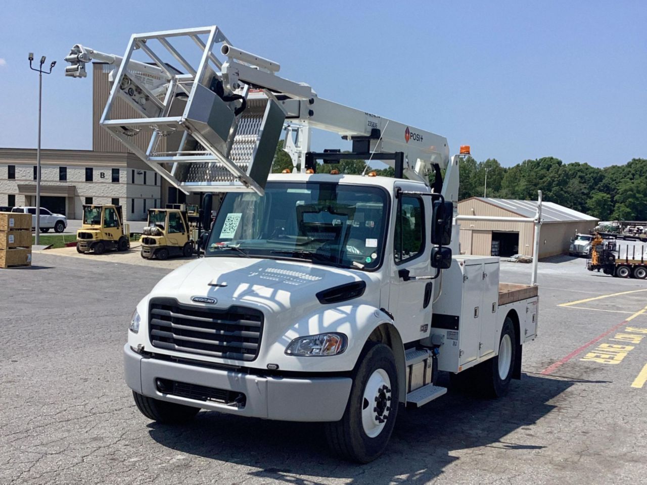 2025 FREIGHTLINER BUSINESS CLASS M2 106 in Kansas City, MO