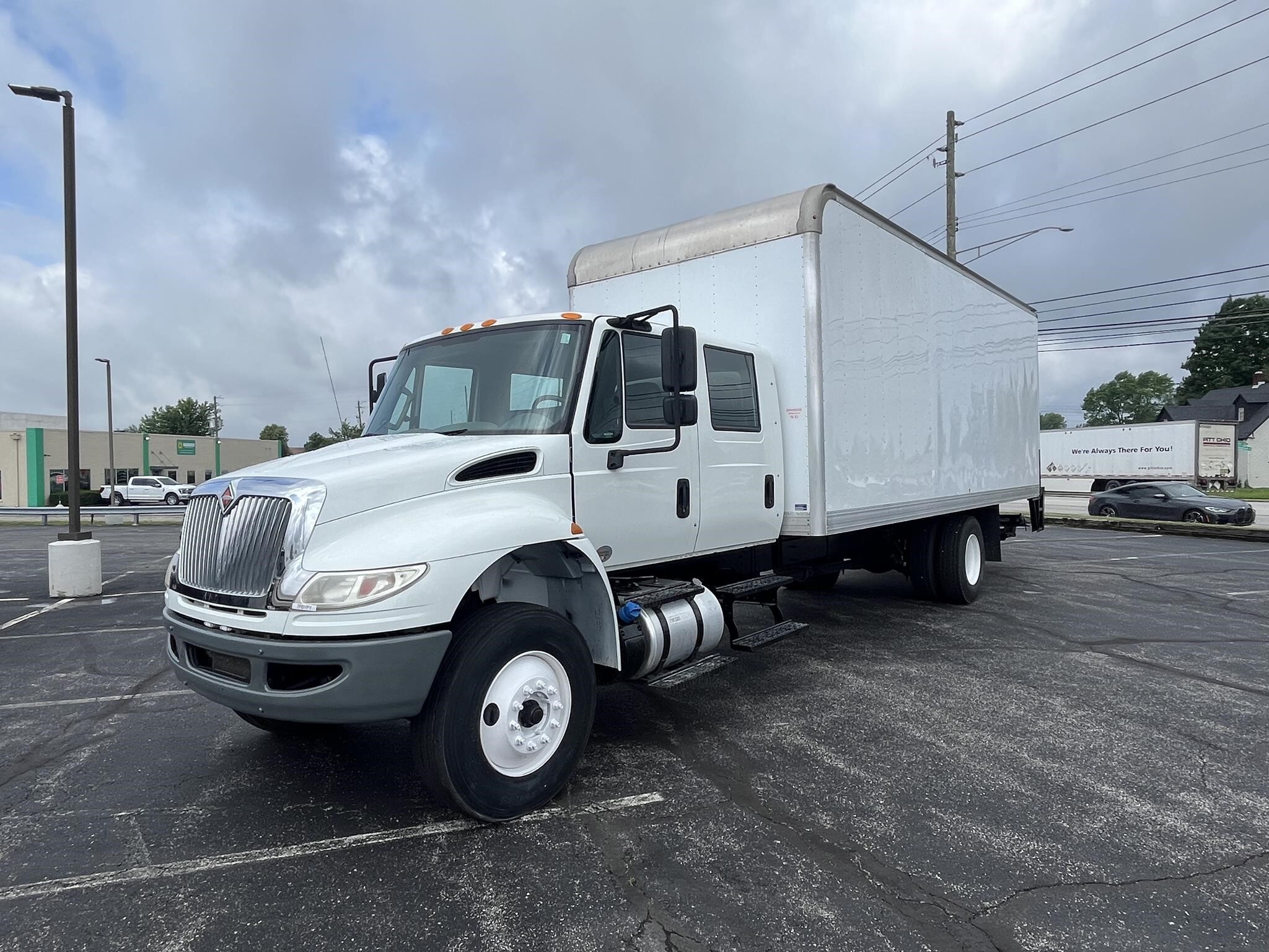 2018 INTERNATIONAL DURASTAR 4300 in Indianapolis, IN