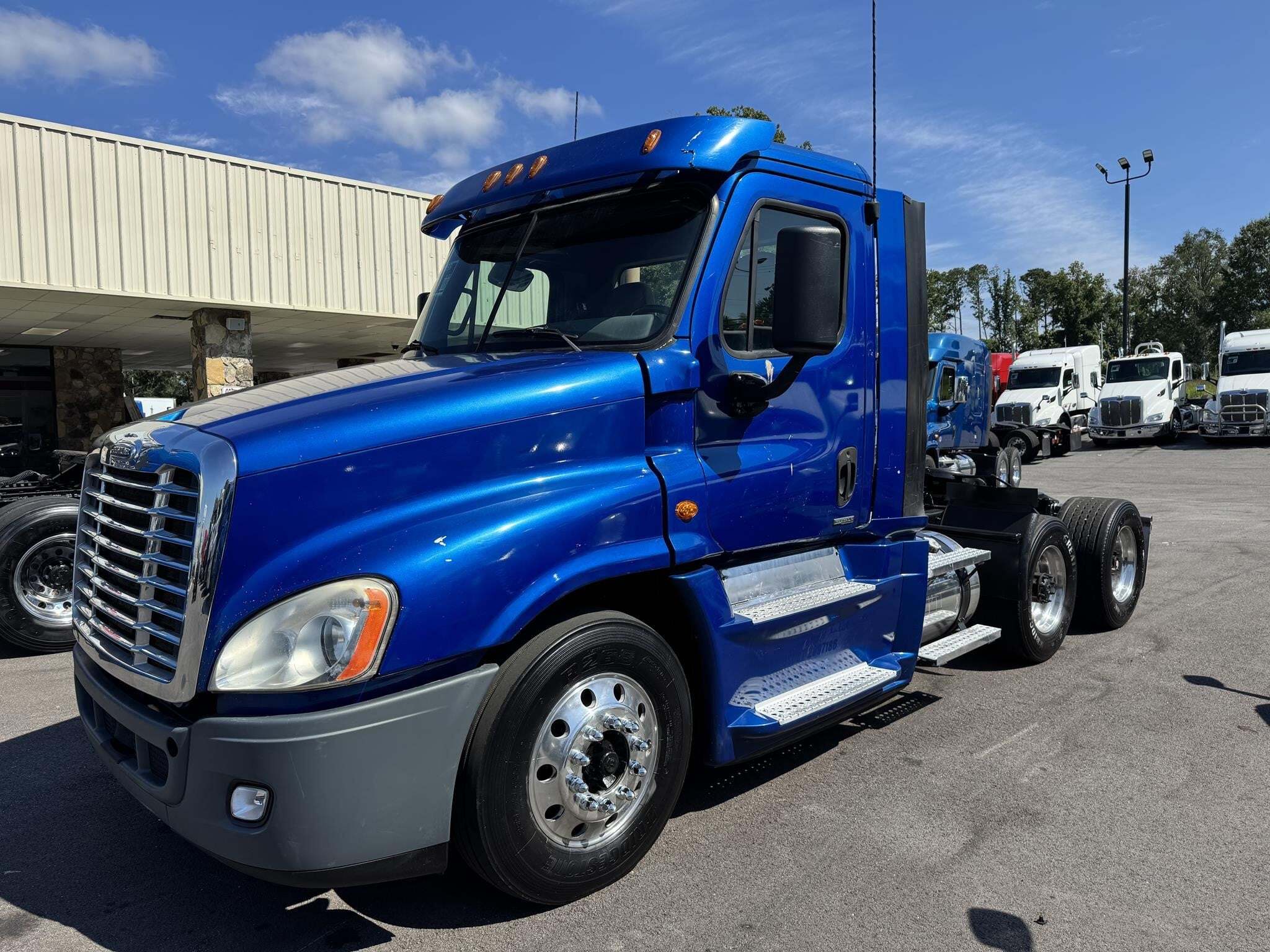 2017 FREIGHTLINER CASCADIA 125 in Monroe, GA