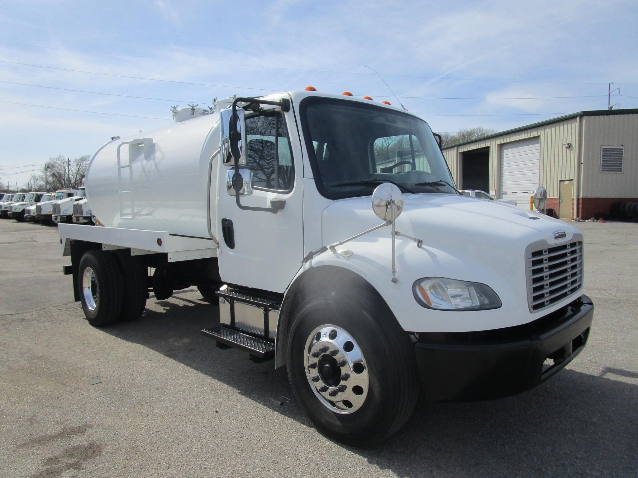2019 FREIGHTLINER BUSINESS CLASS M2 106 in Kansas City, KS