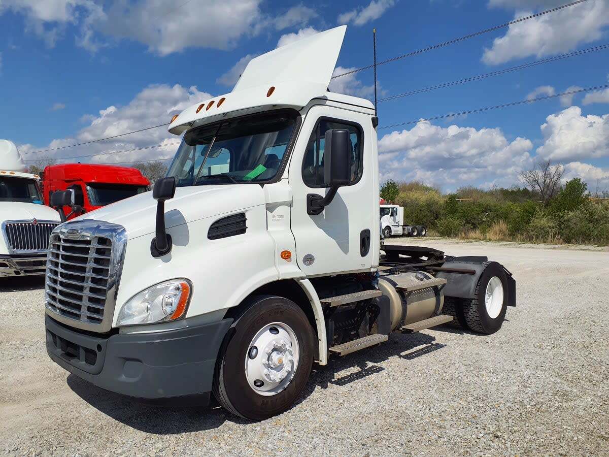 2020 FREIGHTLINER CASCADIA 113 in Indianapolis, IN