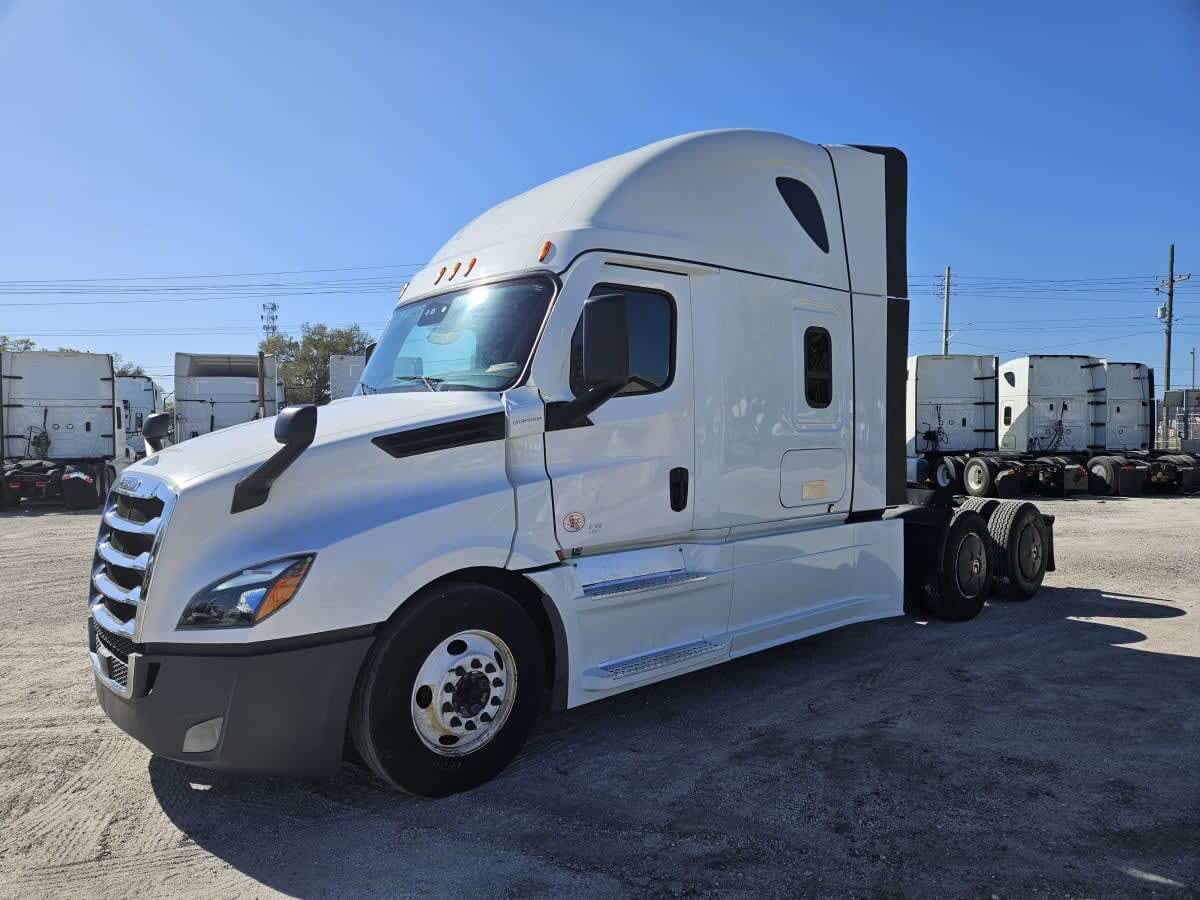 2022 FREIGHTLINER CASCADIA 126 in Orlando, FL
