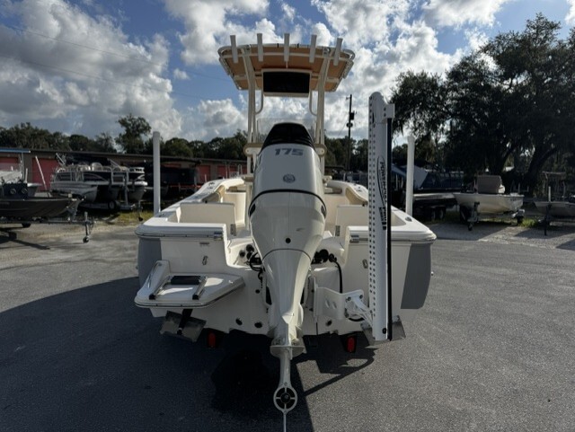 2018 Pioneer Boats 220 Bay Sport in homosassa FL
