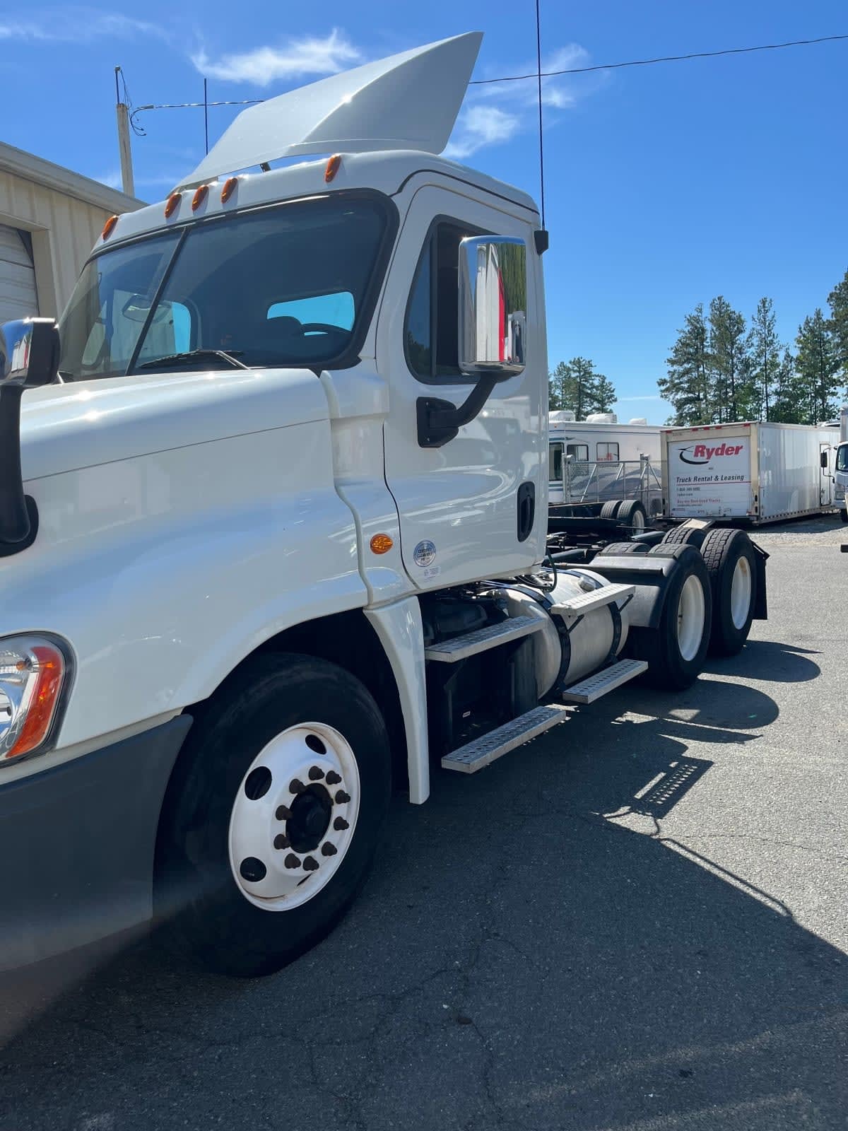 2019 FREIGHTLINER CASCADIA 125 in Richmond, VA