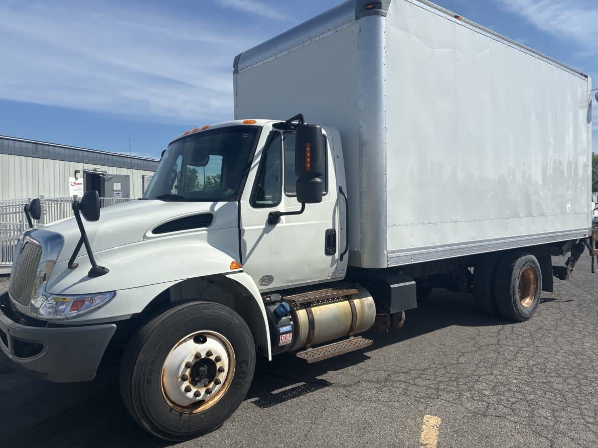 2017 INTERNATIONAL 4300 in Hampton, VA