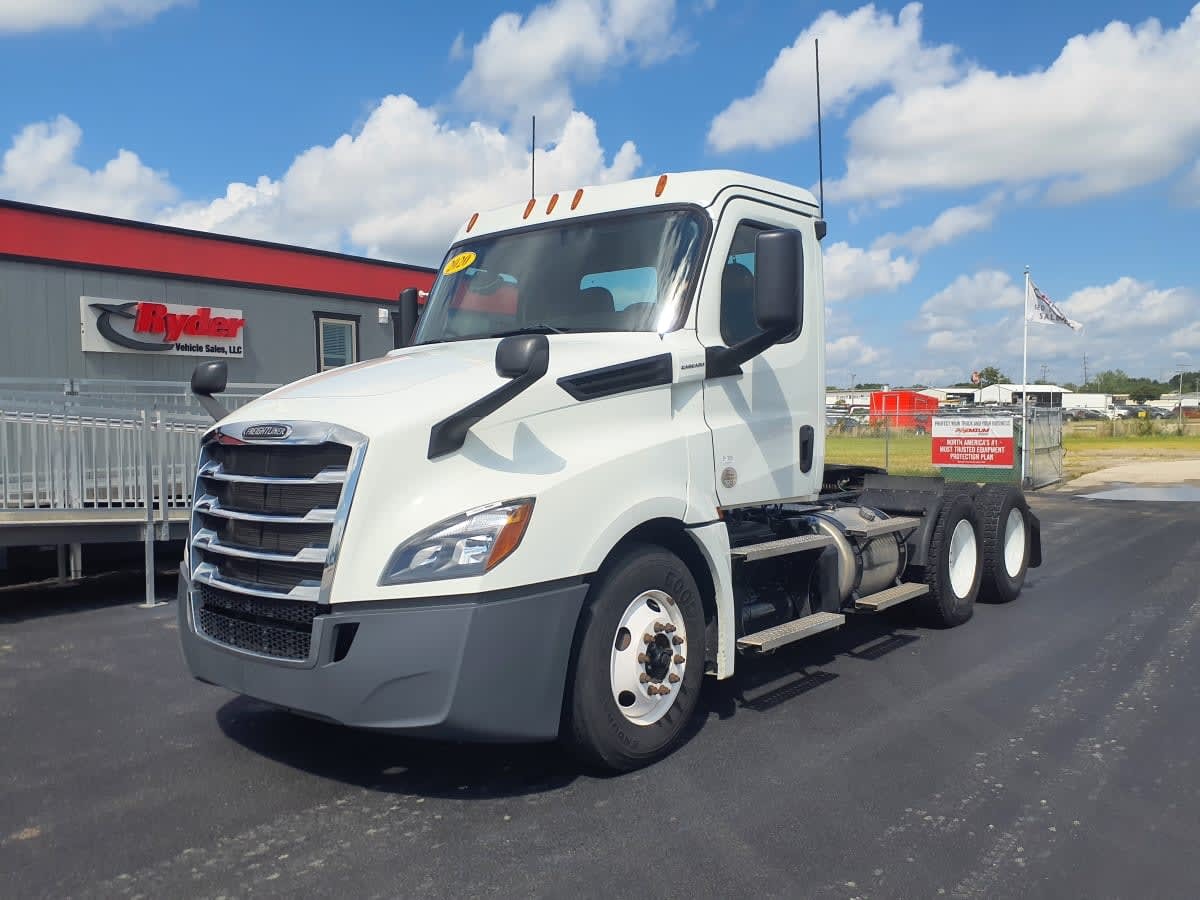 2020 FREIGHTLINER CASCADIA 126 in Clarksville, IN