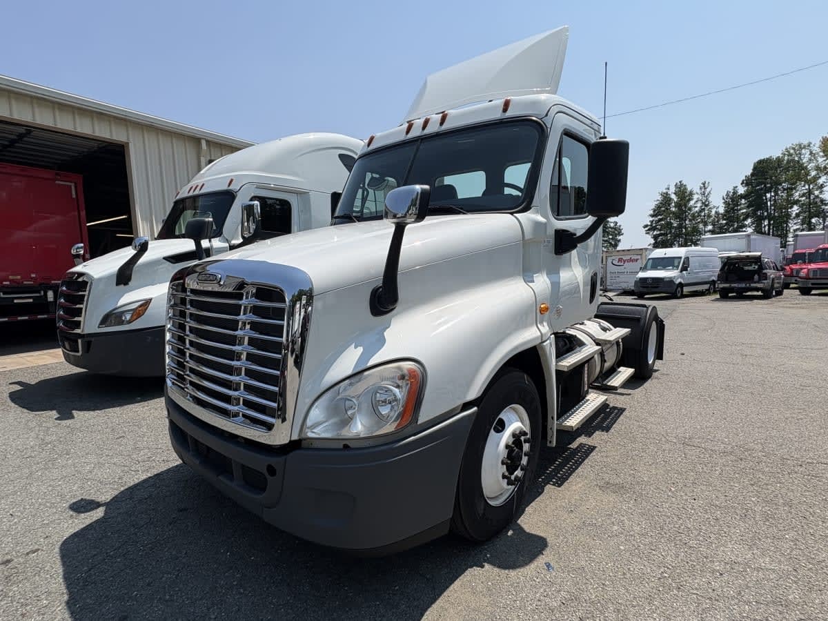 2018 FREIGHTLINER CASCADIA 125 in Richmond, VA