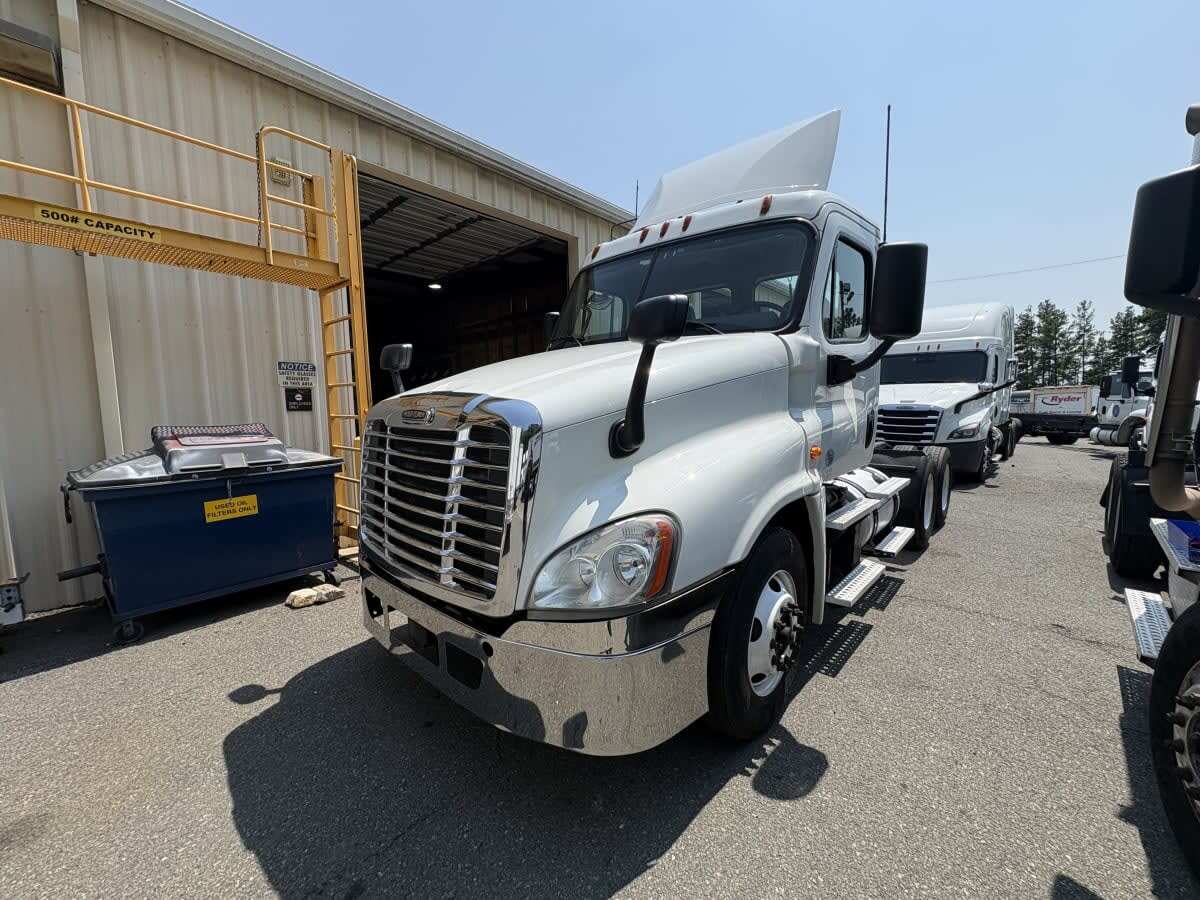 2019 FREIGHTLINER CASCADIA 125 in Richmond, VA