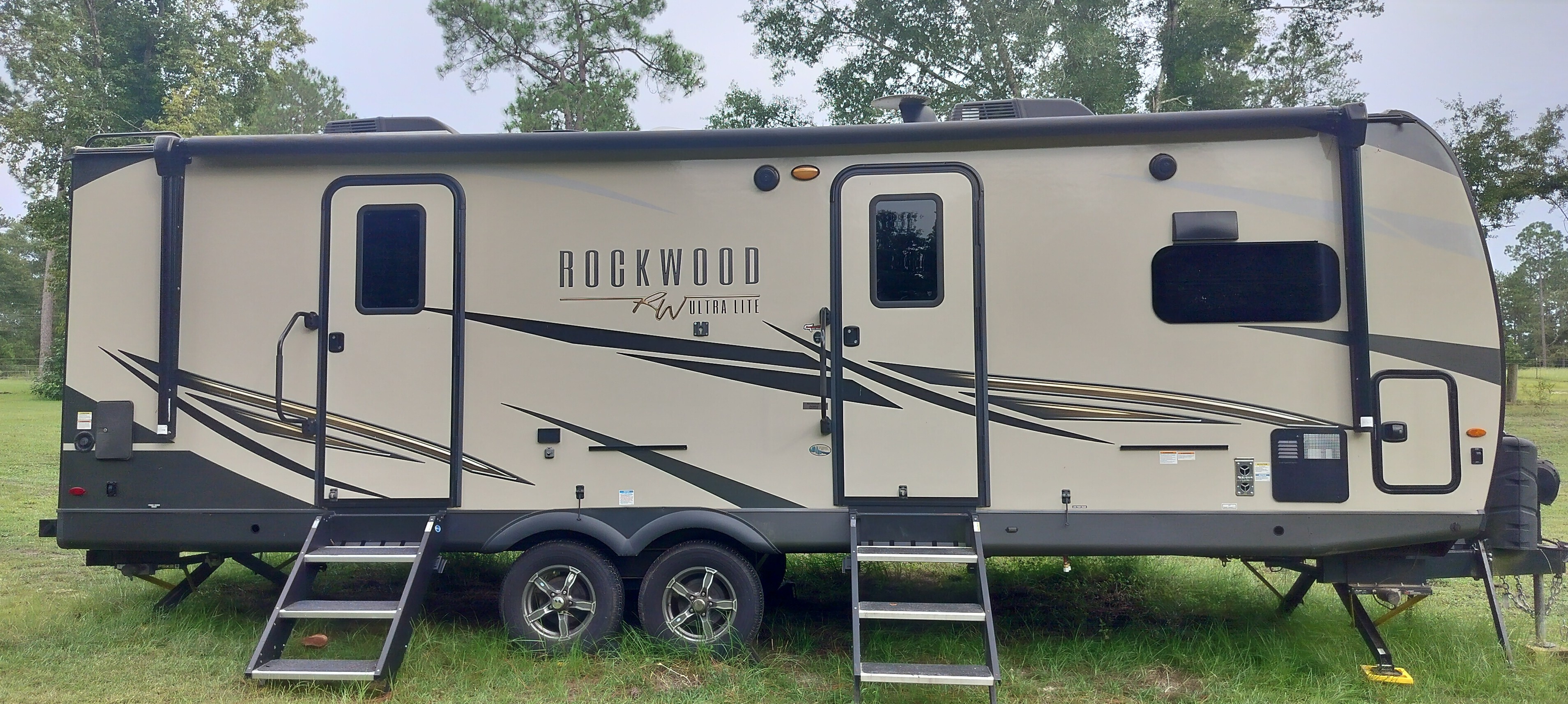 2022 Forest River ROCKWOOD ULTRA LITE 2608BS RV