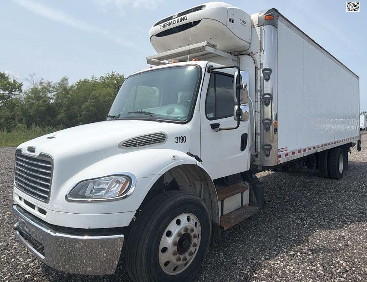 2016 FREIGHTLINER BUSINESS CLASS M2 106 in Columbus, OH